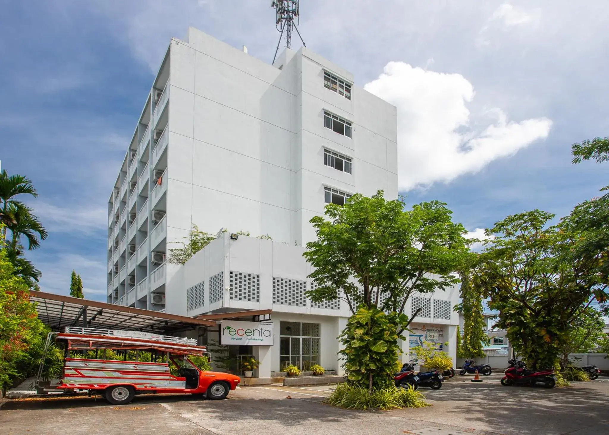 Property building in Recenta Phuket Suanluang by Deevana Property building in Recenta Phuket Suanluang by Deevana