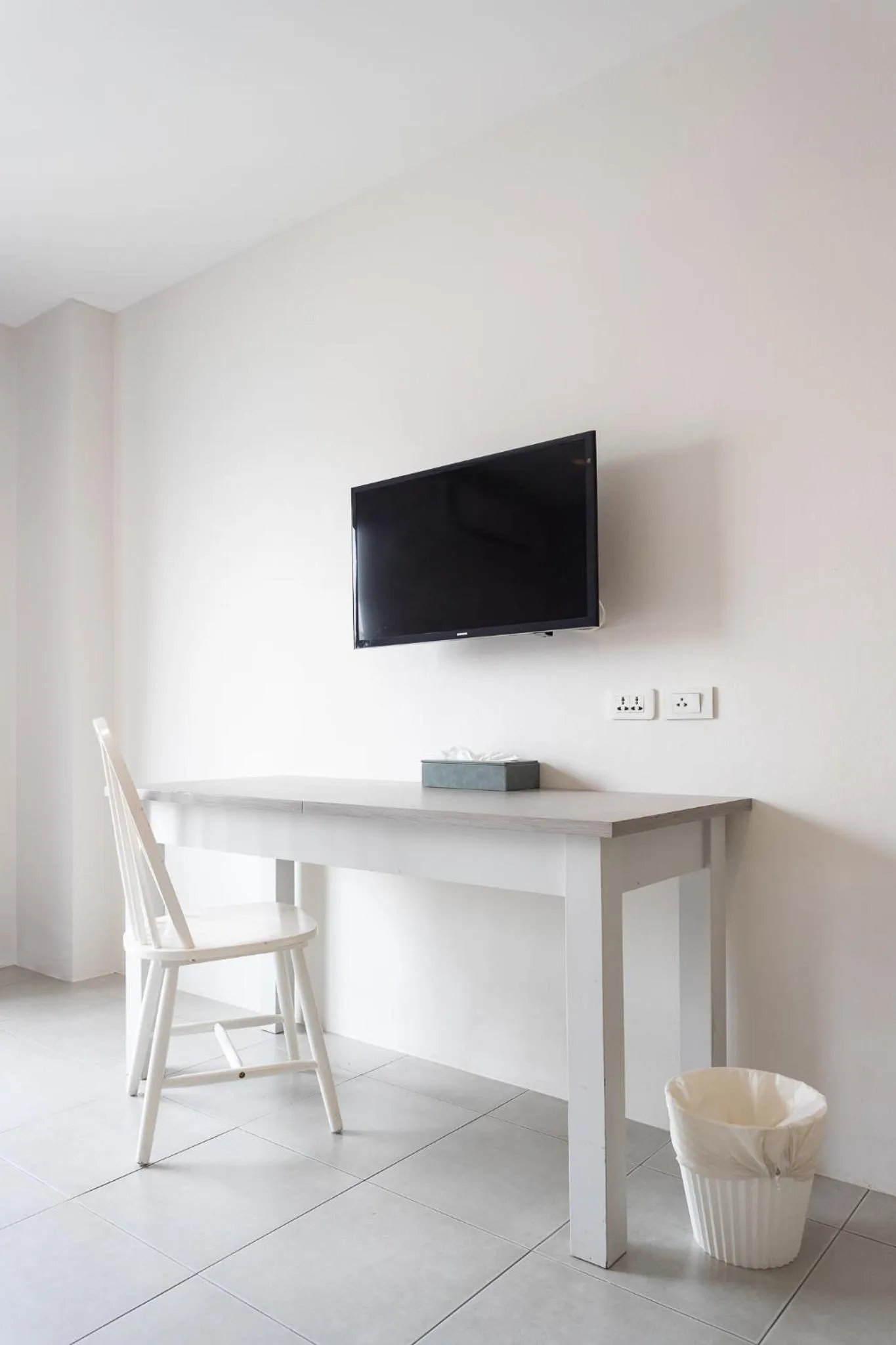 TV and multimedia in Recenta Phuket Suanluang by Deevana