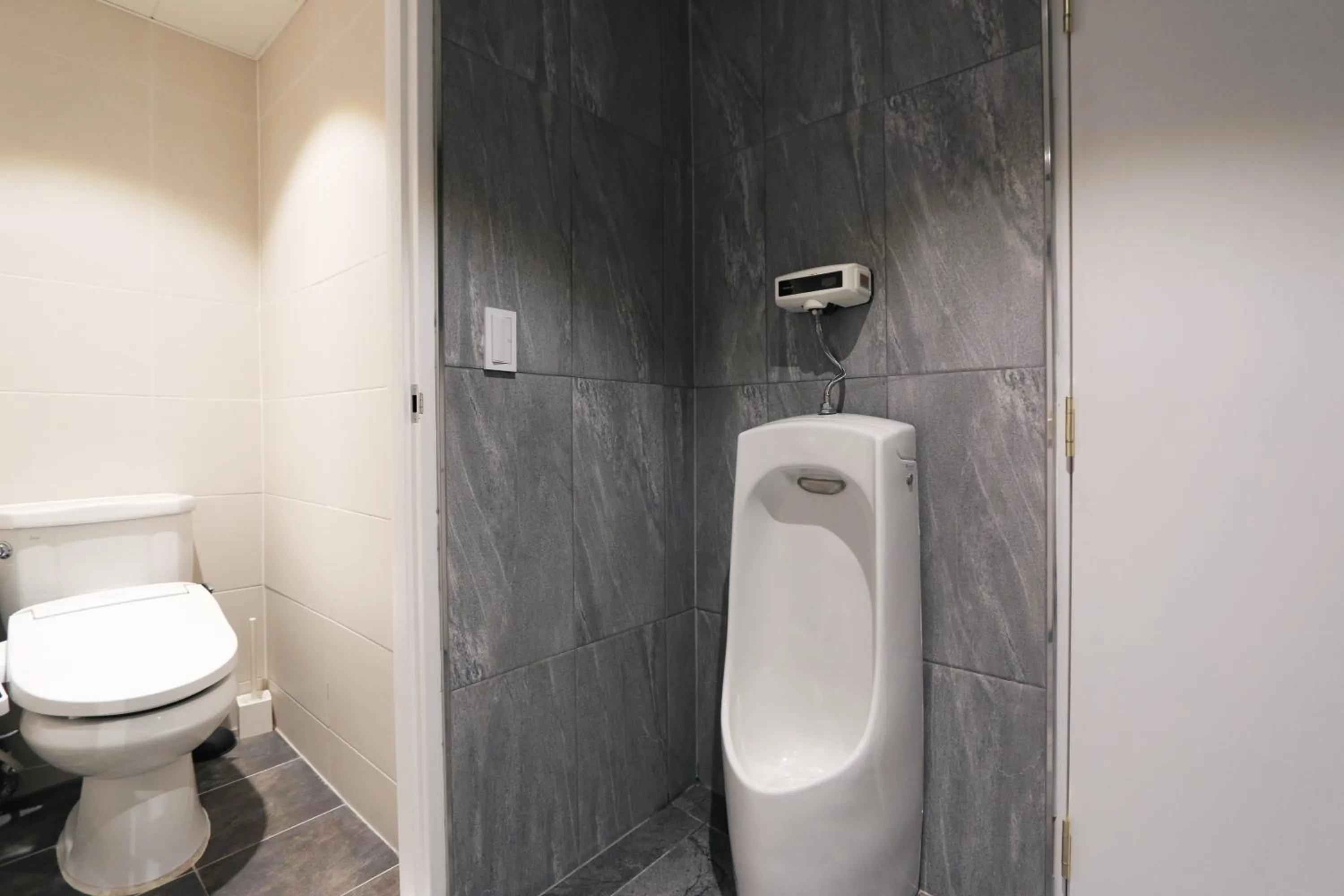 Toilet in Blueboat Hostel Haeundae