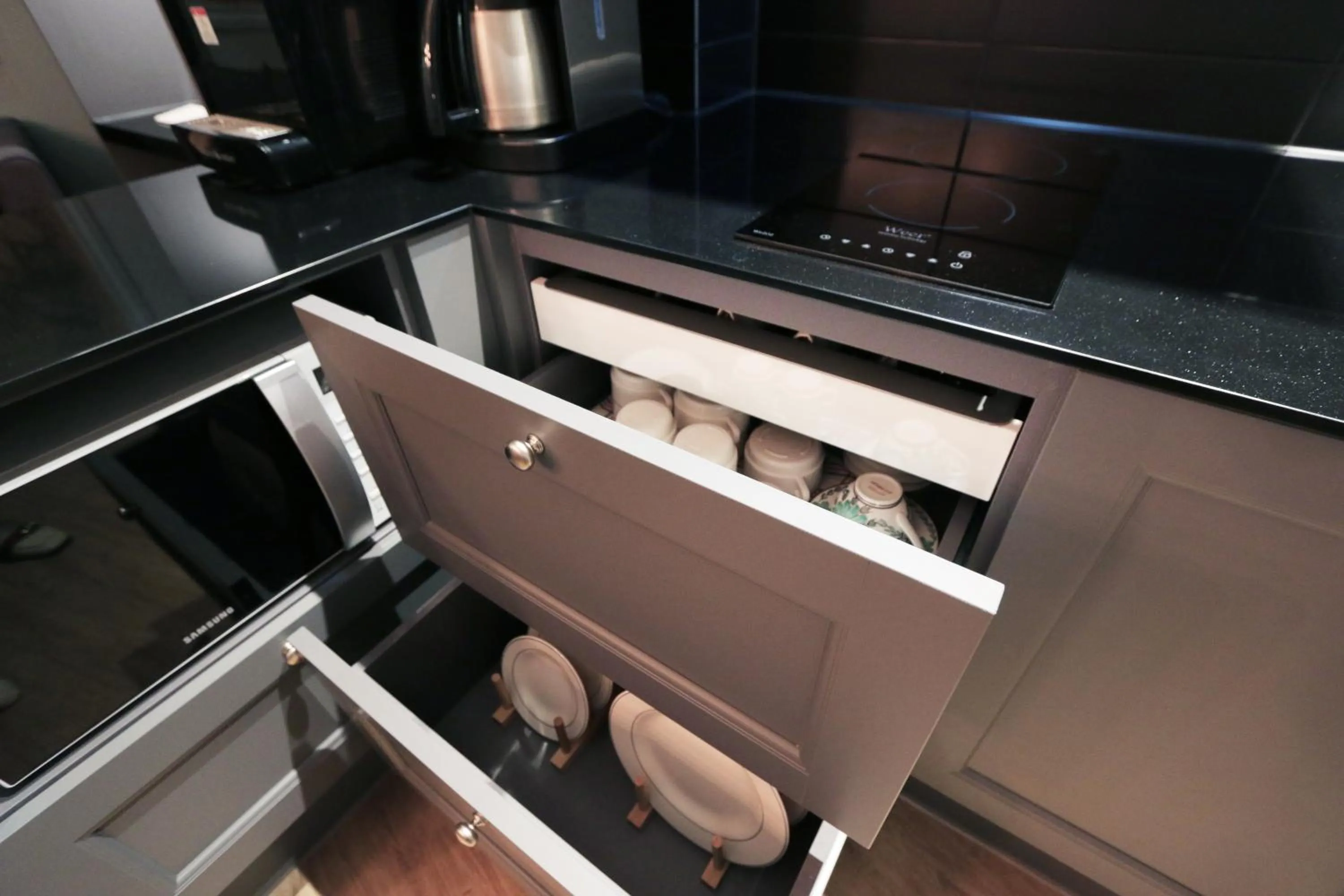 Communal kitchen in Blueboat Hostel Haeundae