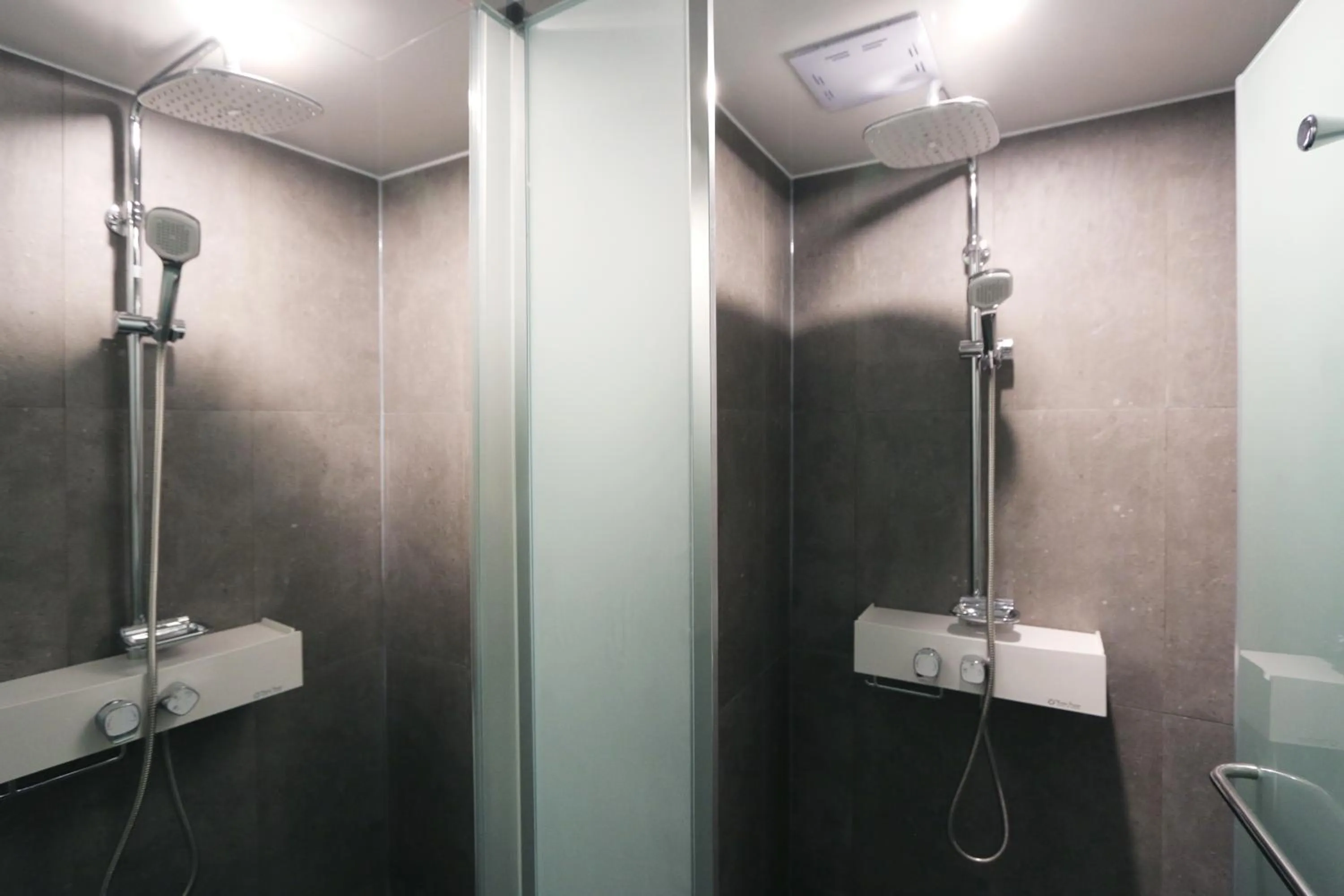 Shower in Blueboat Hostel Haeundae