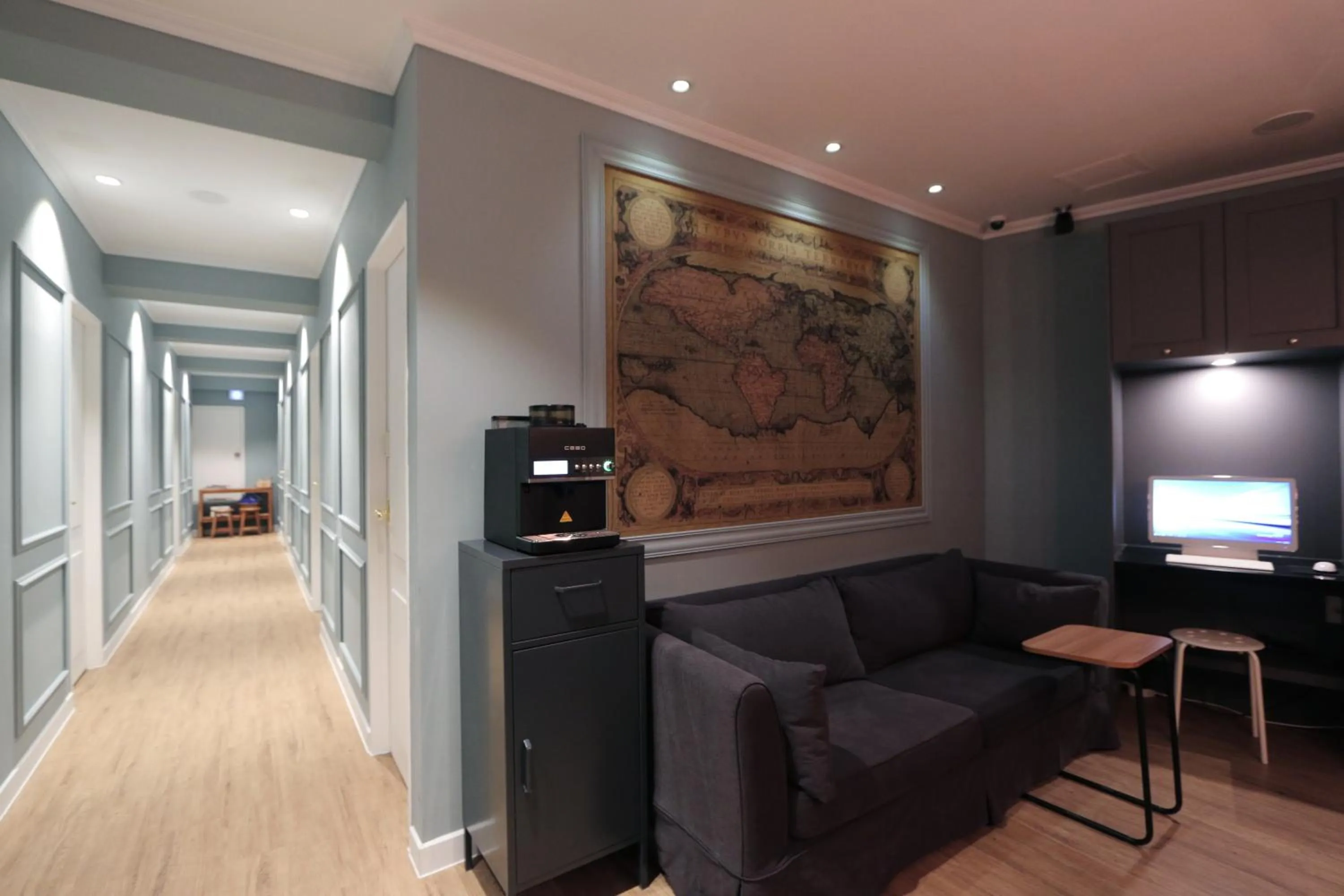 Communal lounge/ TV room in Blueboat Hostel Haeundae