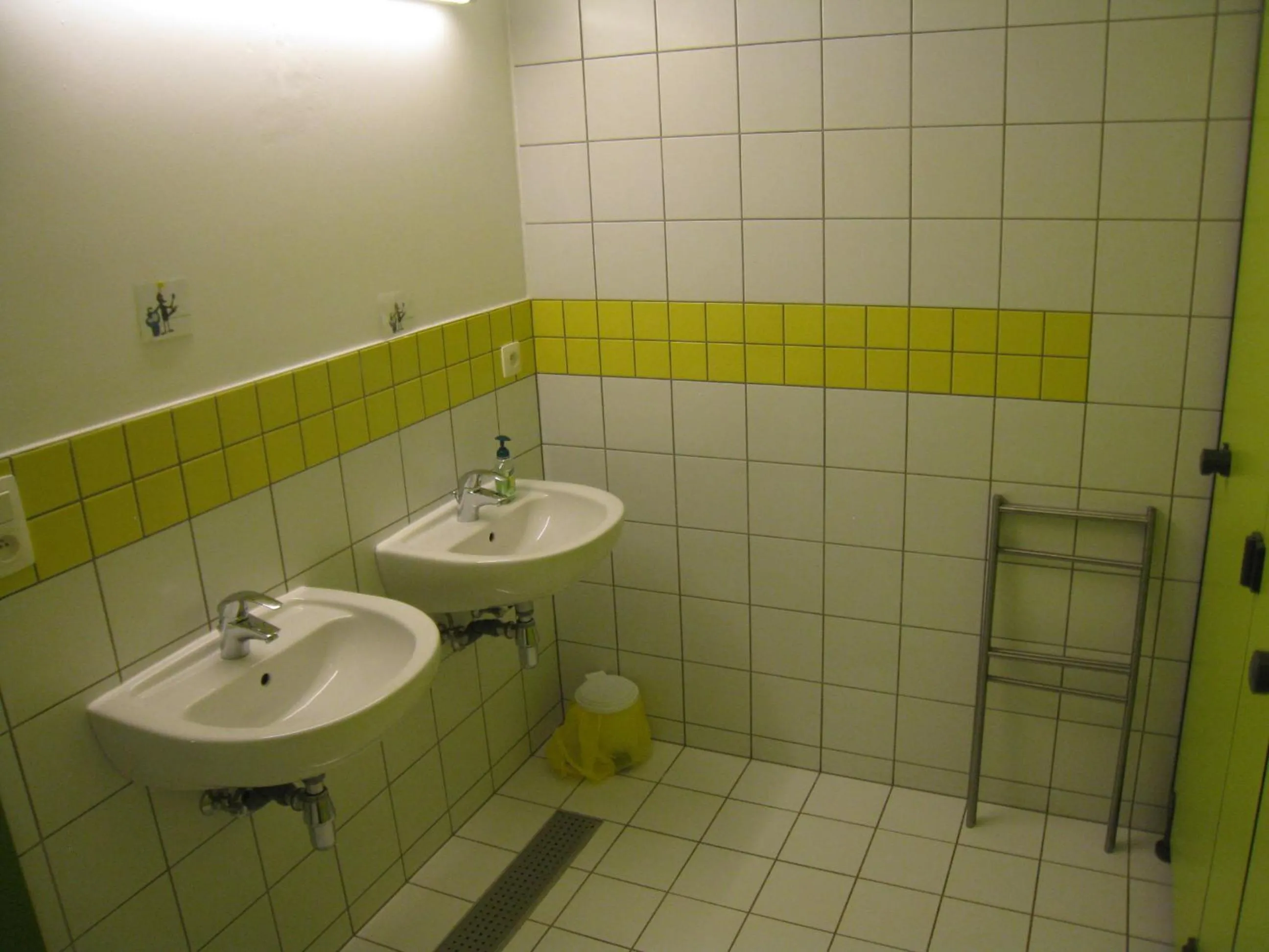 Bathroom in Le Fagotin - Youth hostel