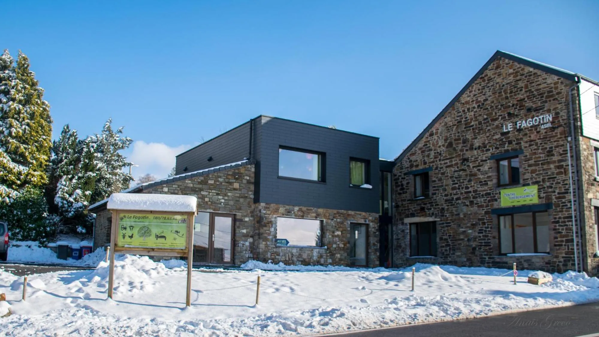 Facade/entrance in Le Fagotin - Youth hostel