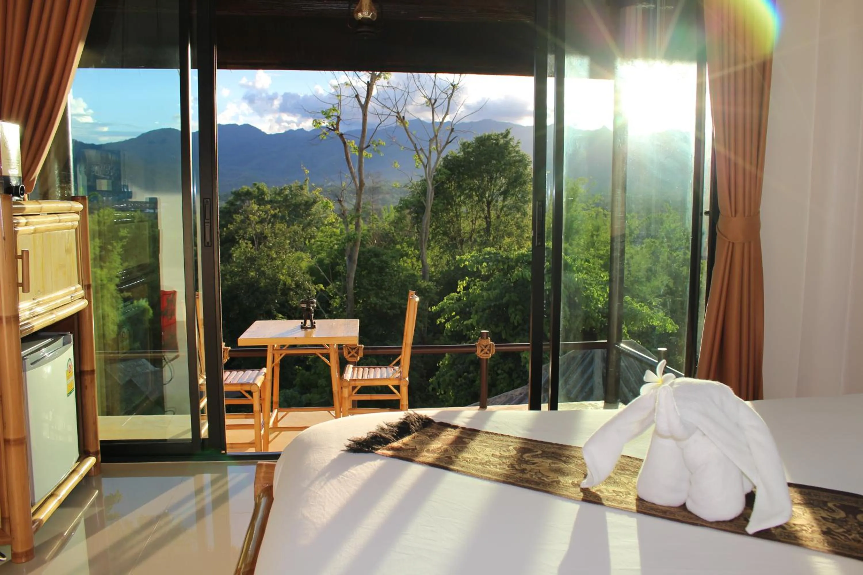 Balcony/Terrace, Bed in Chang Pai Hill