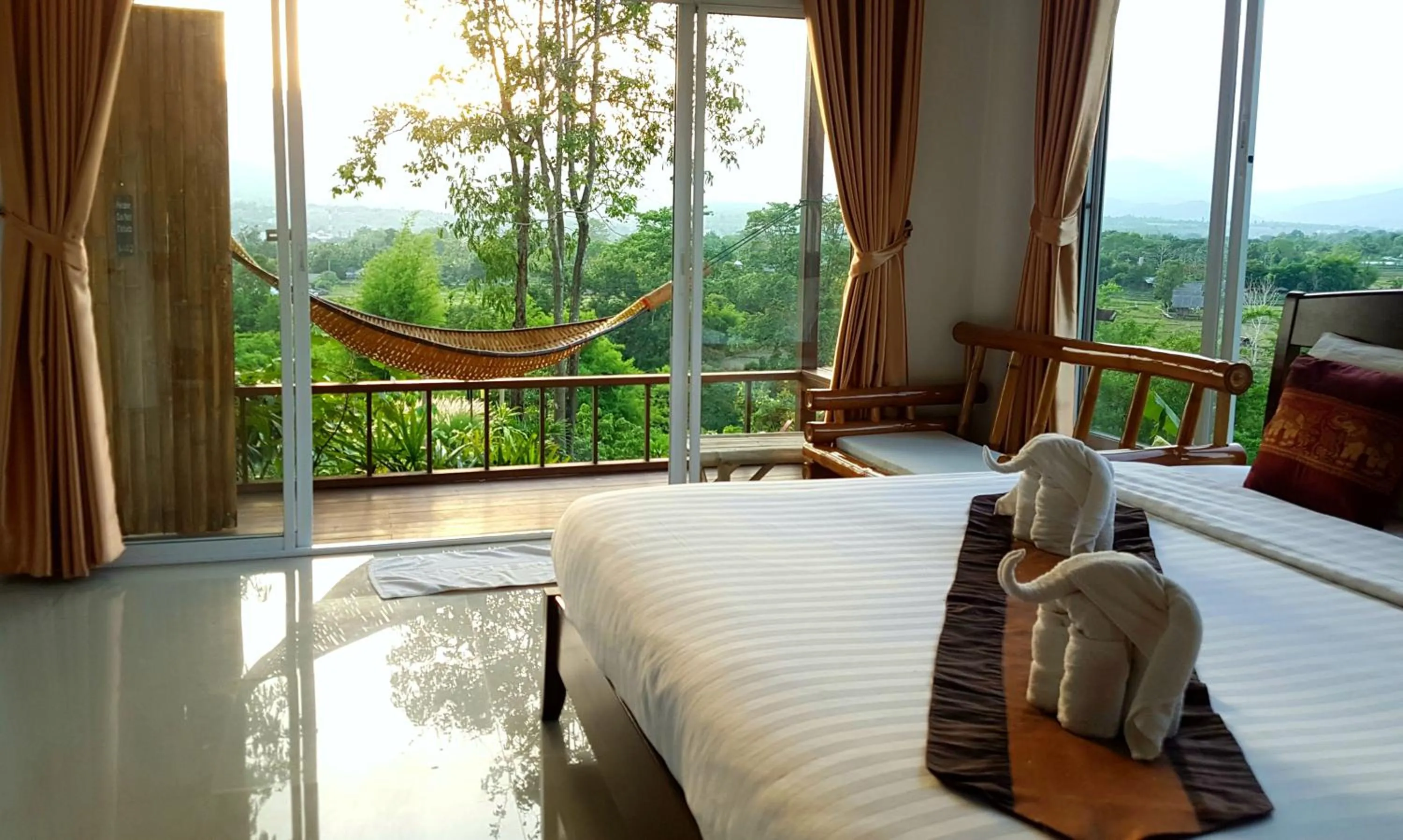 Mountain view, Bed in Chang Pai Hill