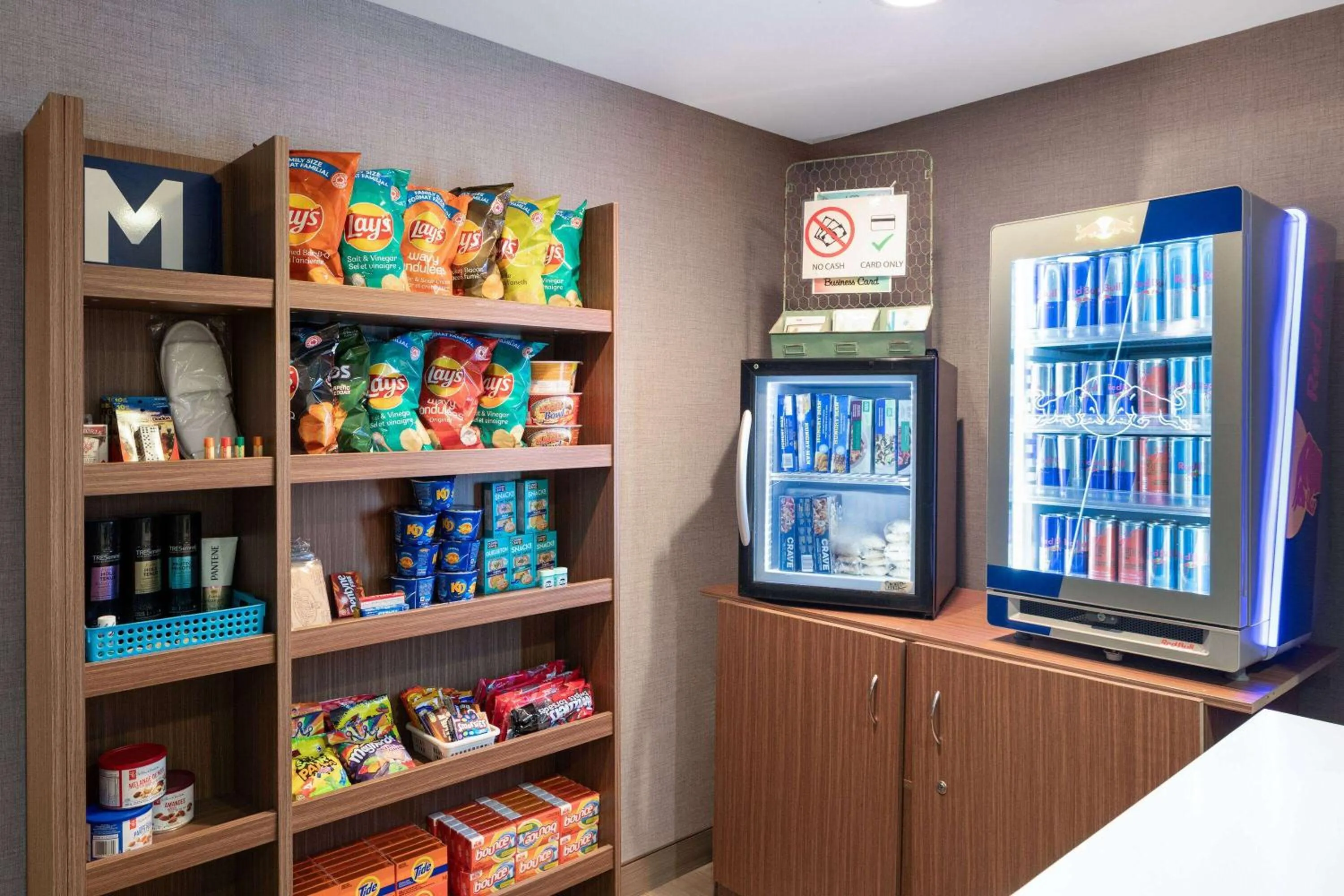 Food and drinks in Microtel Inn & Suites by Wyndham Kirkland Lake