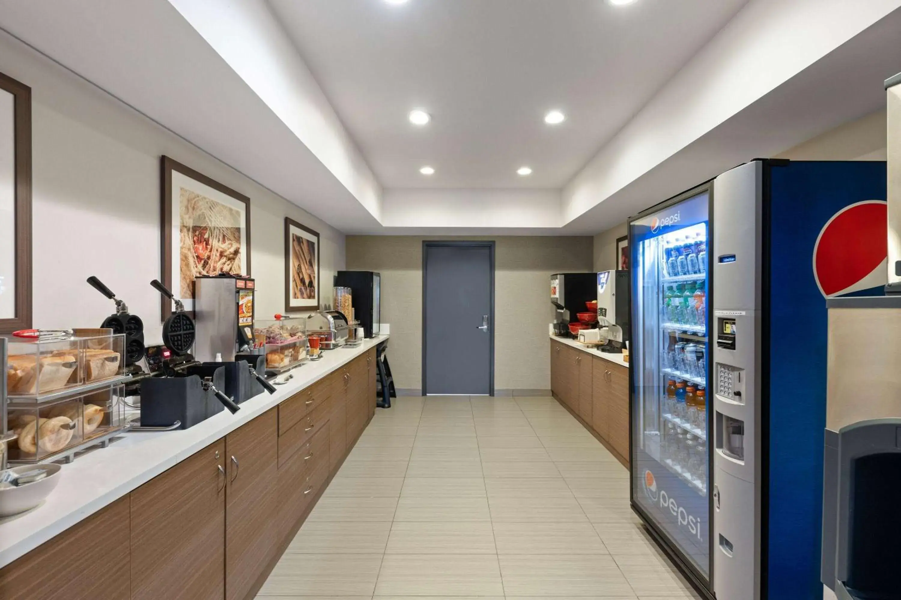 Breakfast in Microtel Inn & Suites by Wyndham Kirkland Lake Breakfast in Microtel Inn & Suites by Wyndham Kirkland Lake