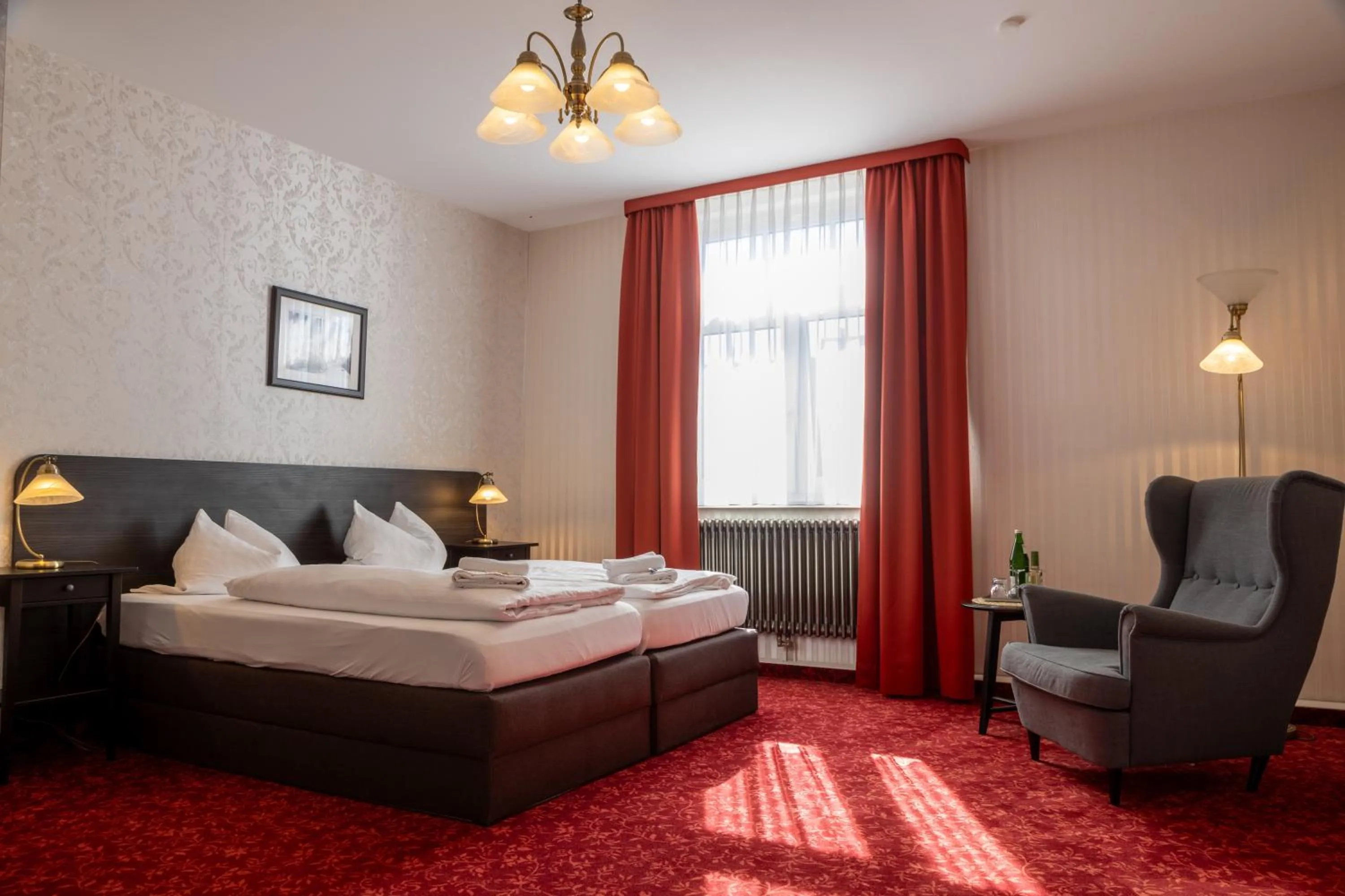 Photo of the whole room, Bed in Spielzeughotel Sonneberg