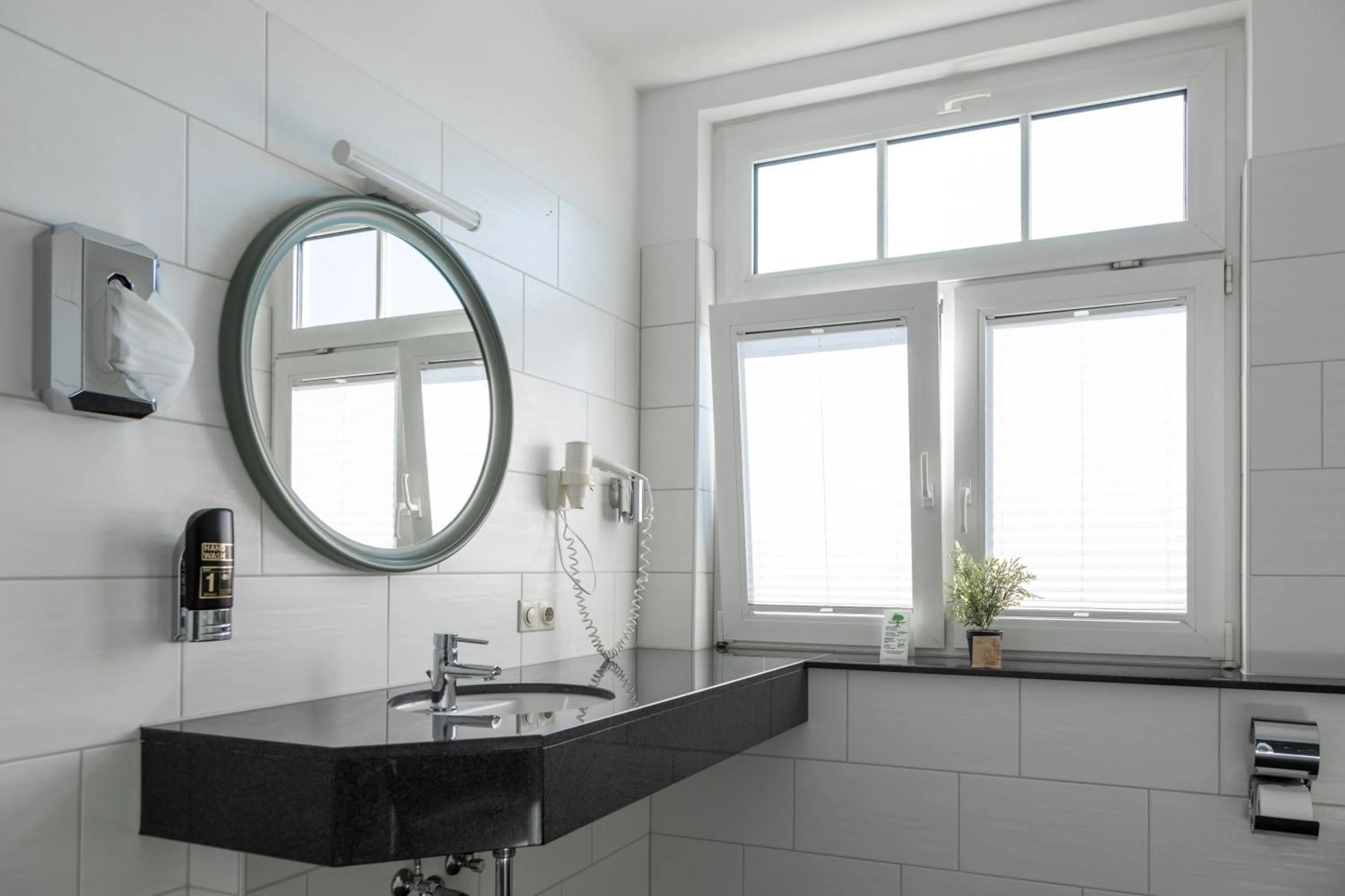 Bathroom in Spielzeughotel Sonneberg