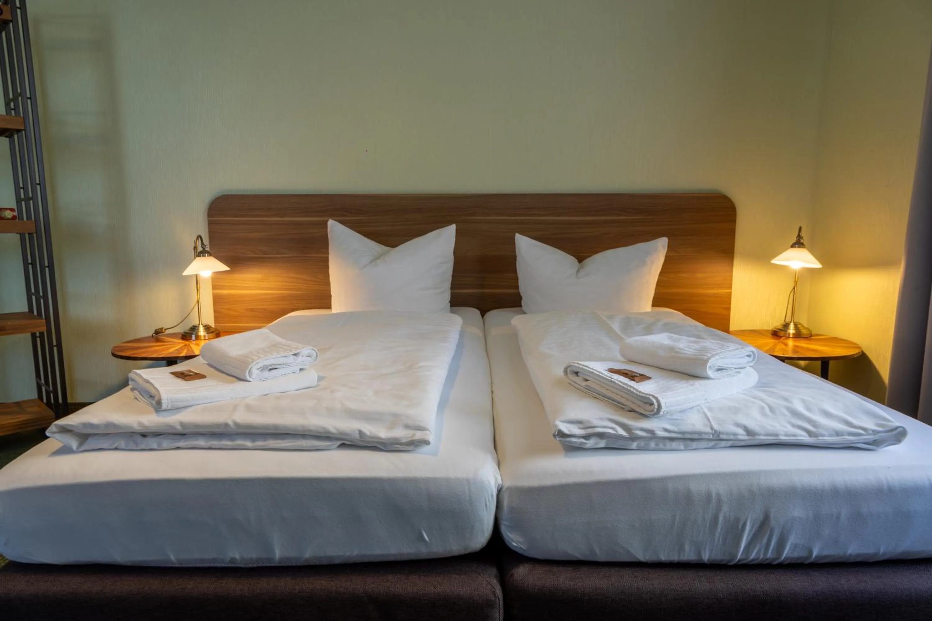 Photo of the whole room, Bed in Spielzeughotel Sonneberg