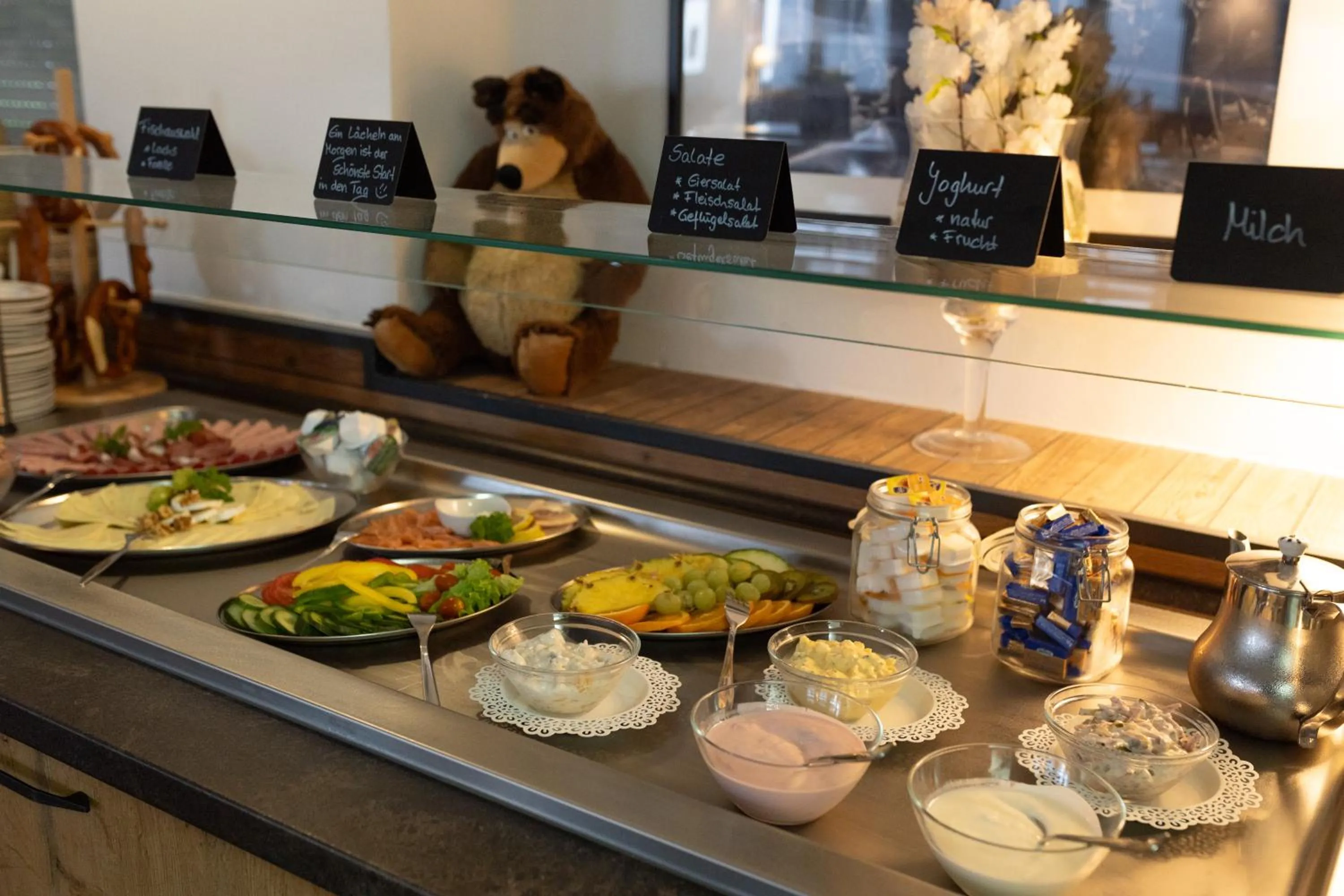 Buffet breakfast in Spielzeughotel Sonneberg