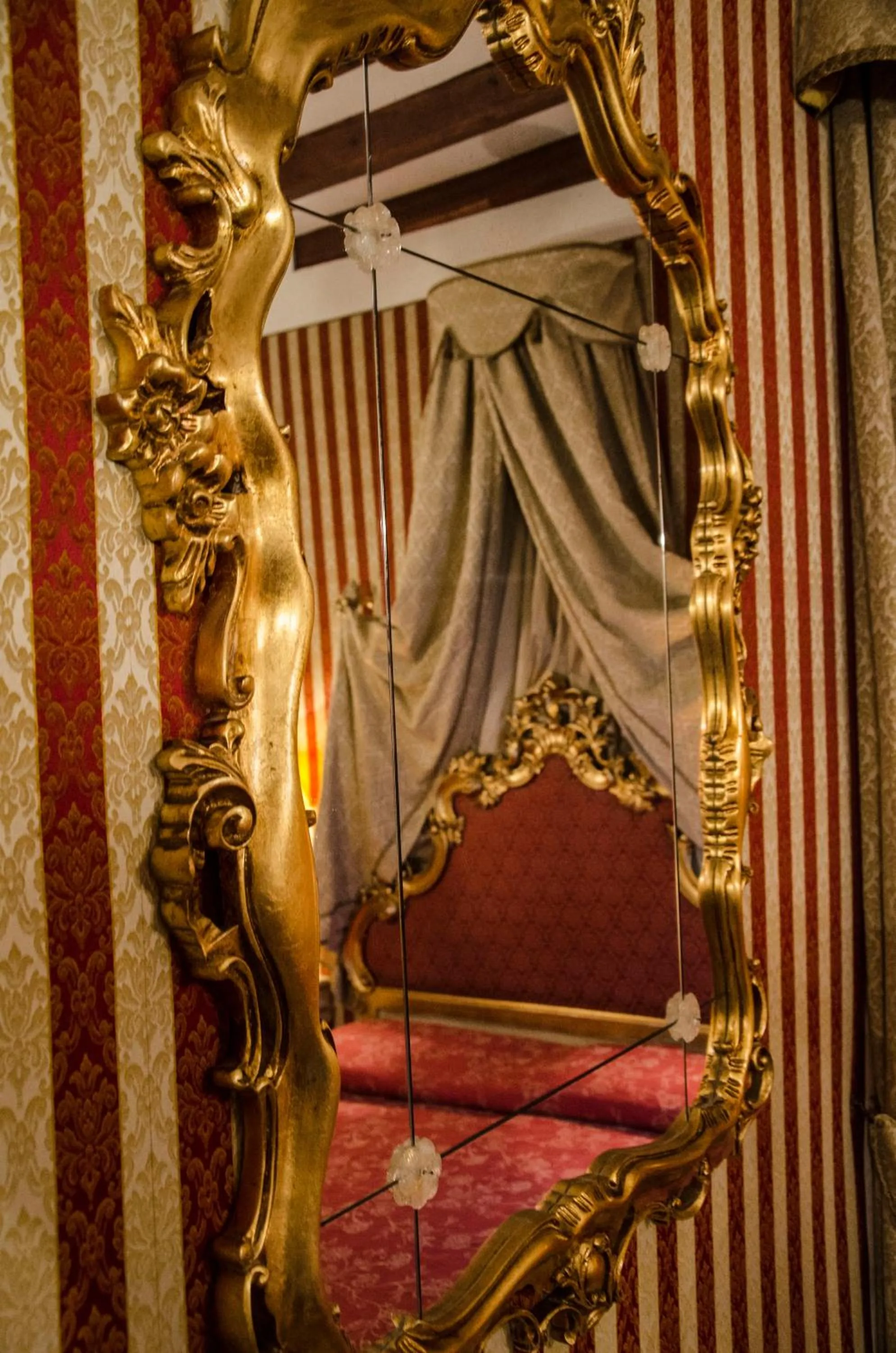 Decorative detail, Bed in Dimora Dogale