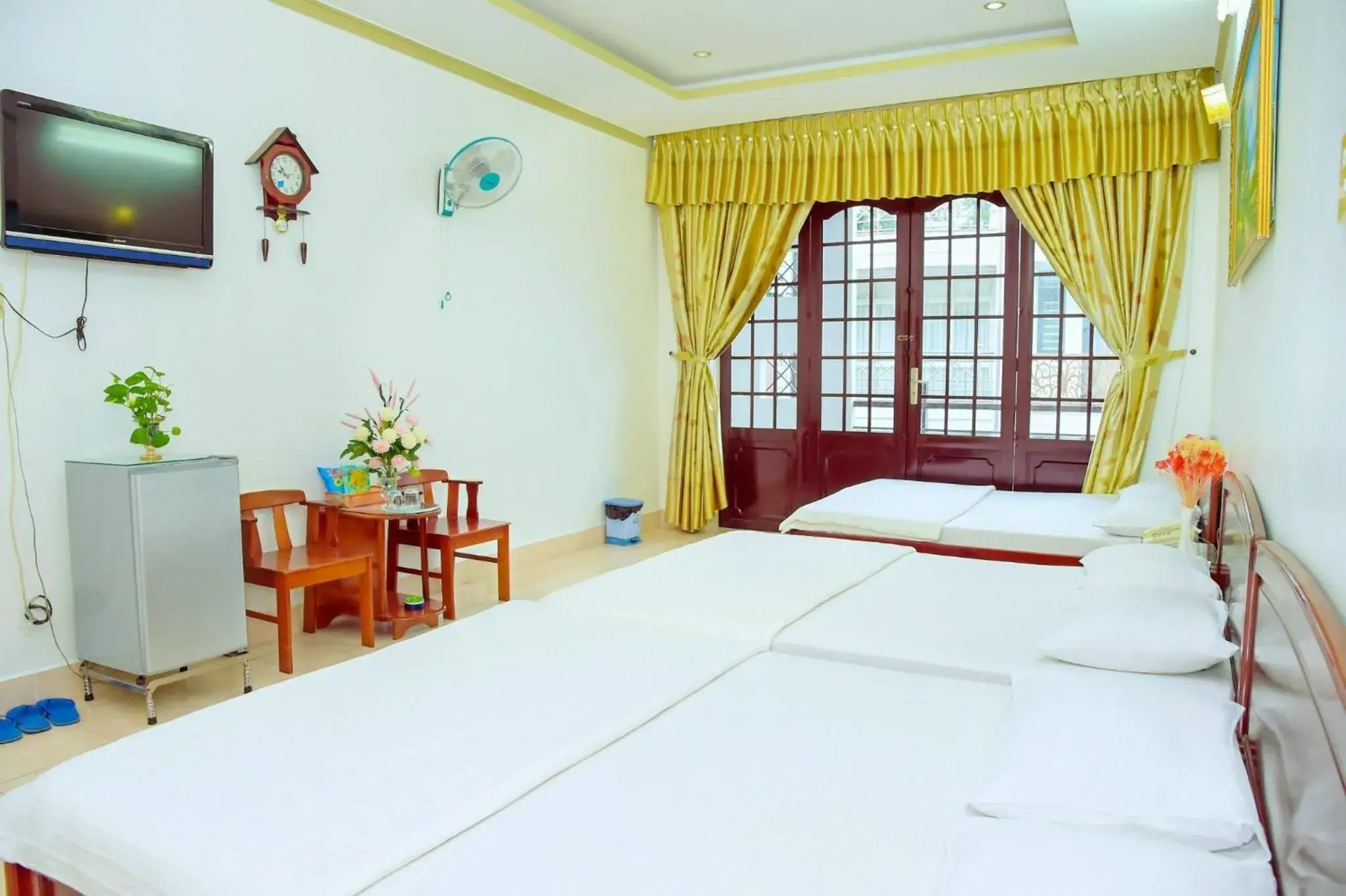Family Room with Balcony in Thanh Tùng Hotel Family Room with Balcony in Thanh Tùng Hotel