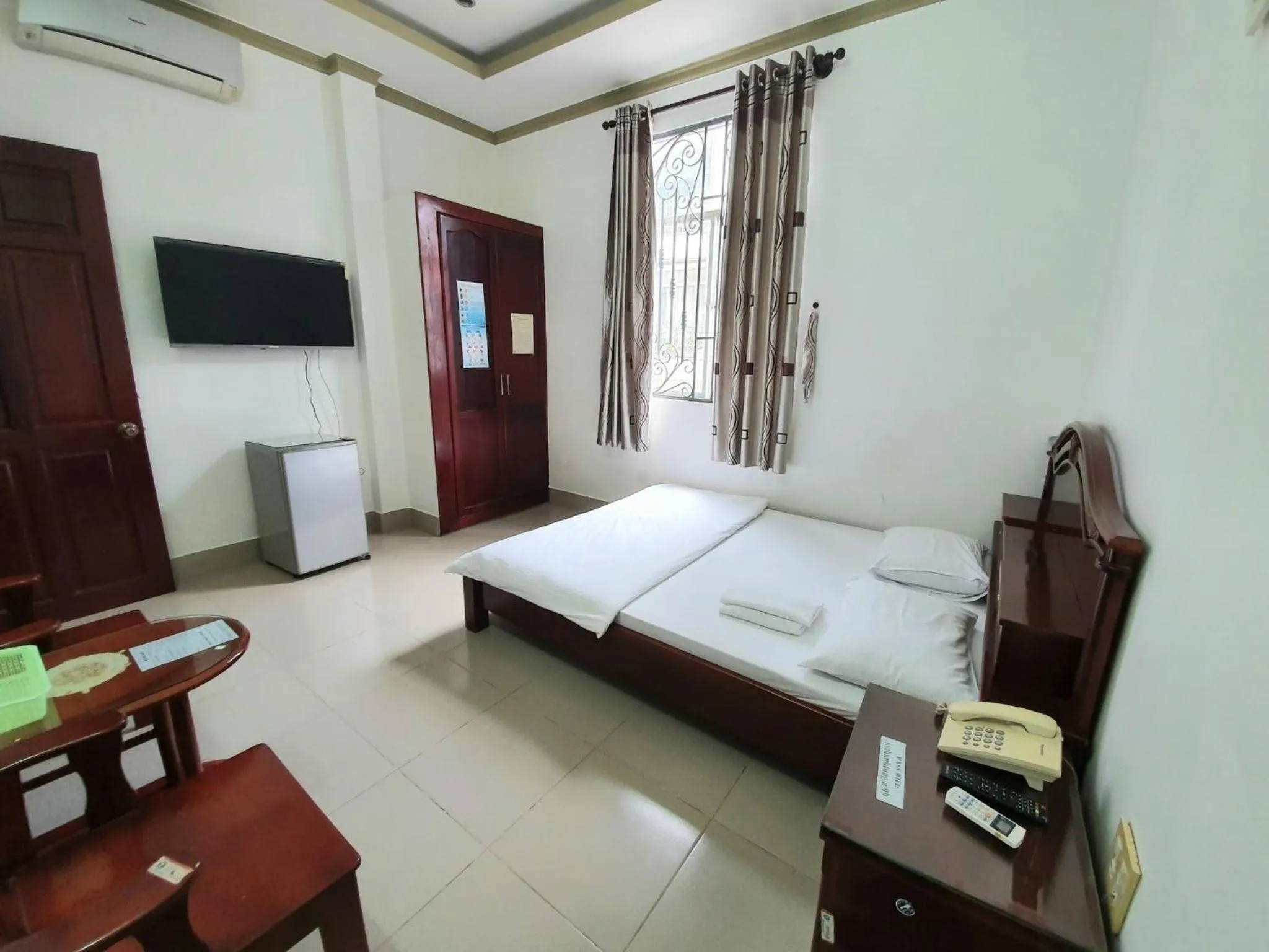 Deluxe Double Room in Thanh Tùng Hotel