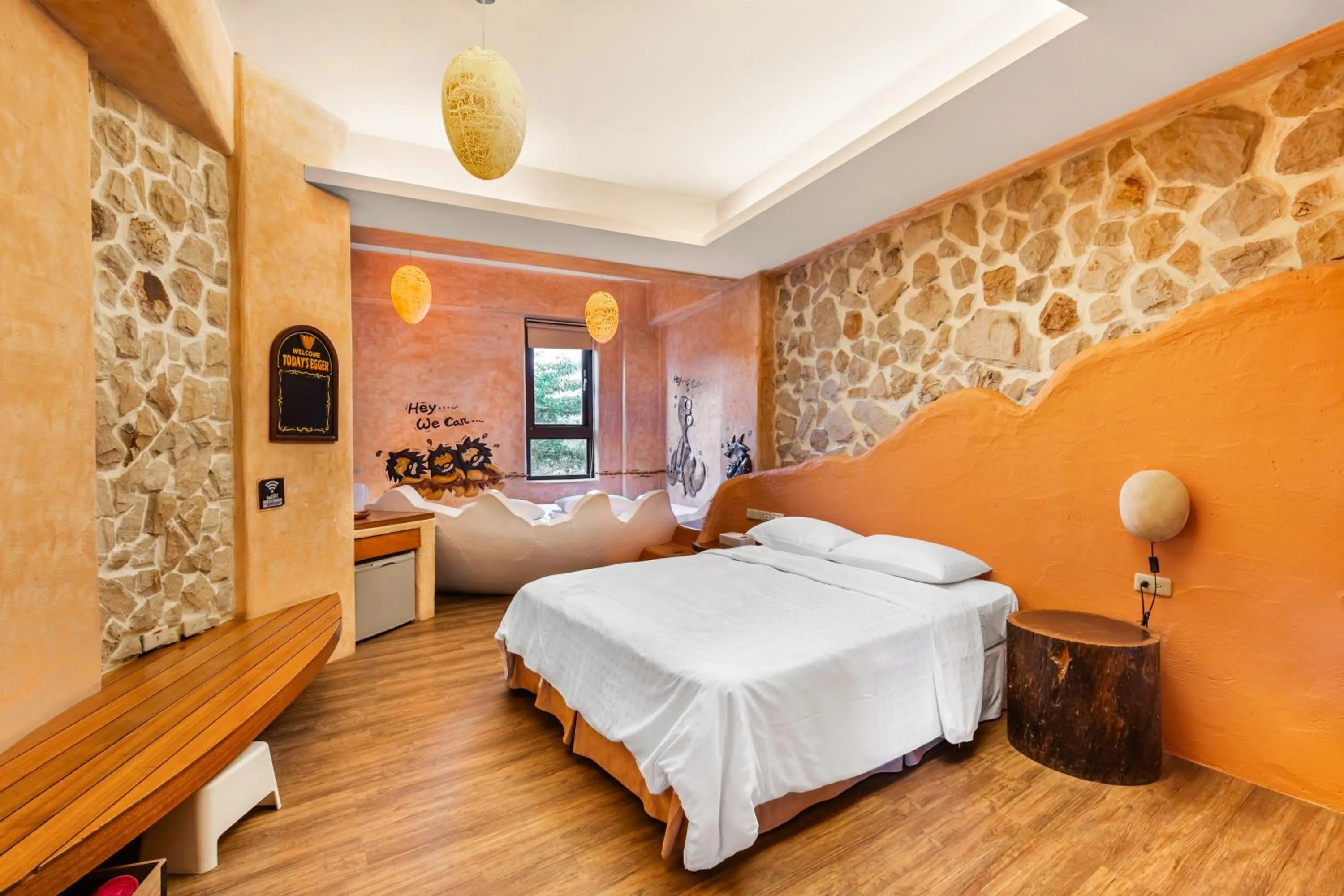 Photo of the whole room, Bed in Fairyland & Farm Guest House