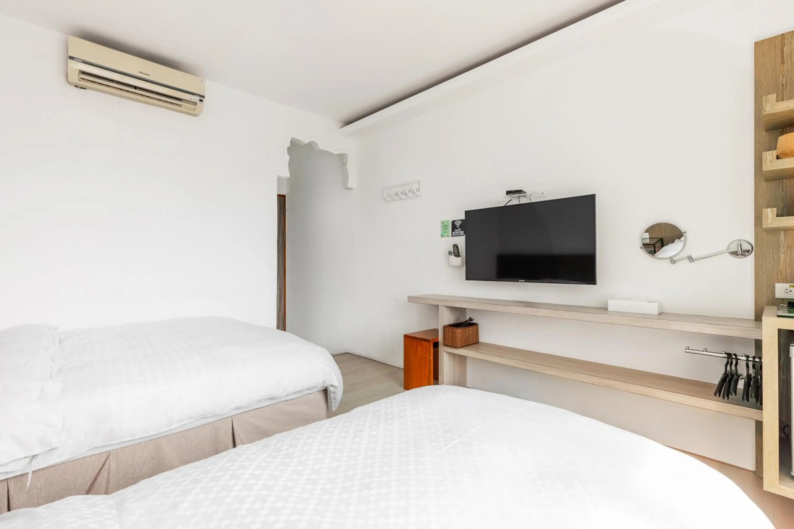 Photo of the whole room, Bed in Fairyland & Farm Guest House