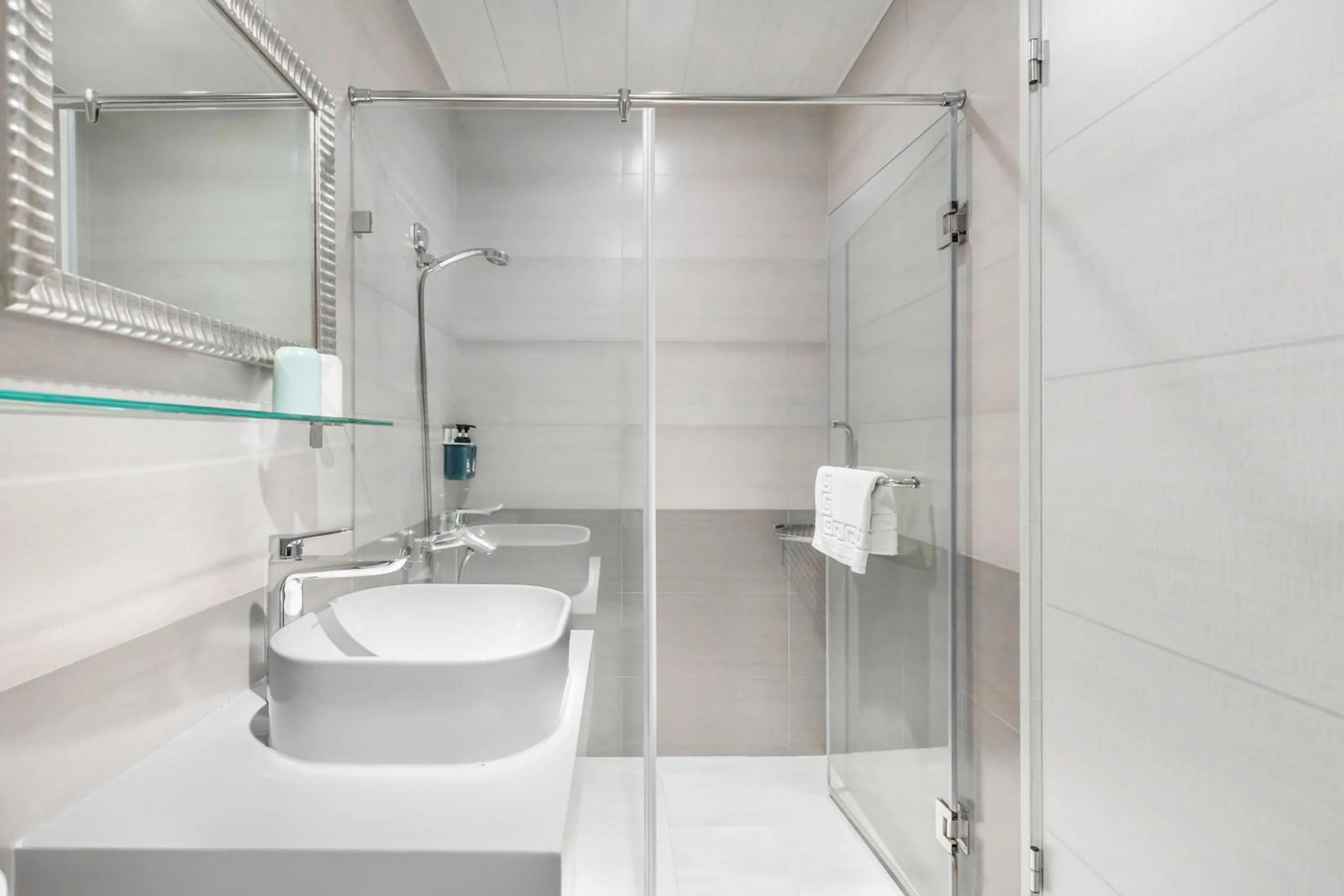 Bathroom in Fairyland & Farm Guest House