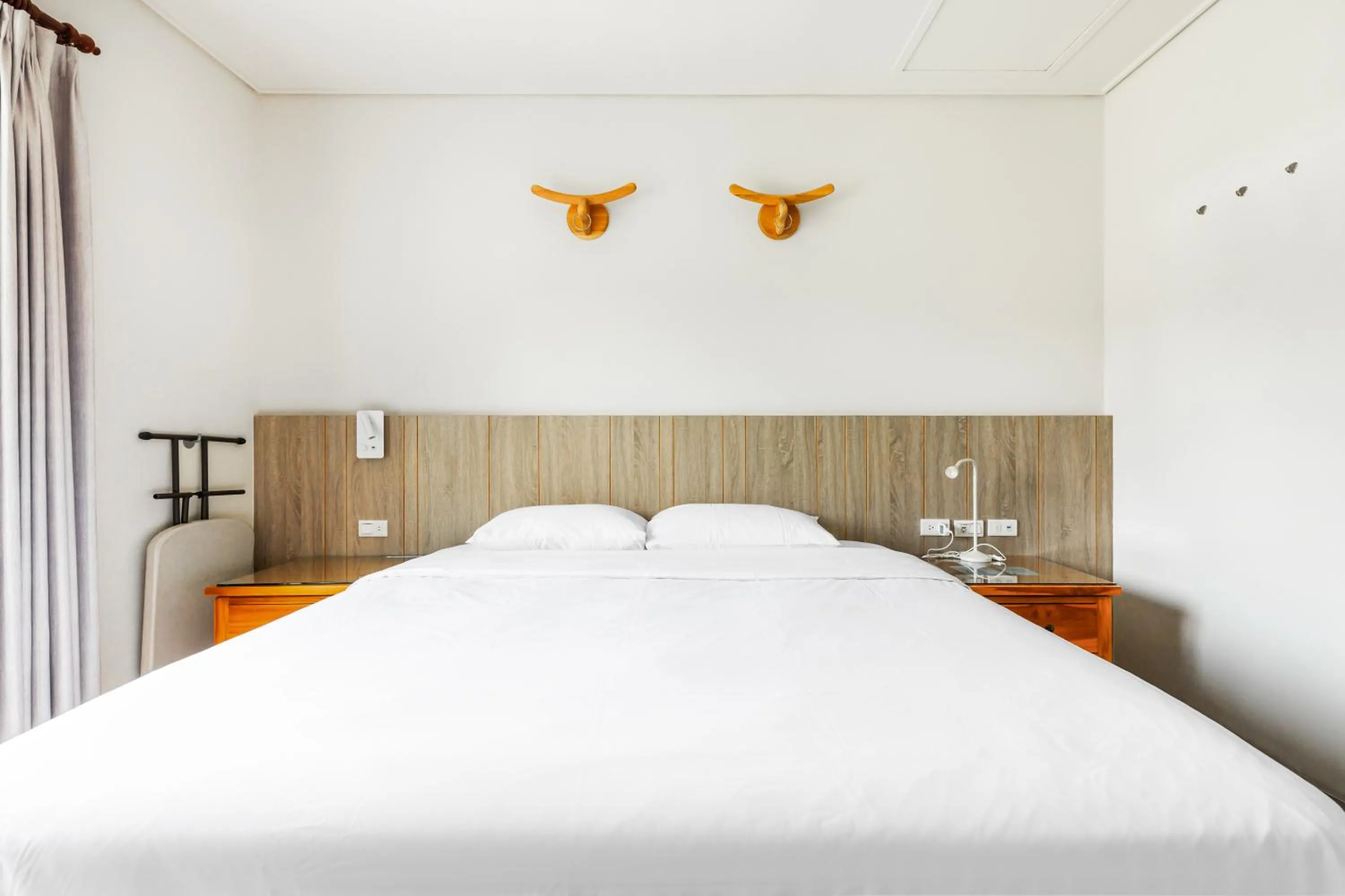 Photo of the whole room, Bed in Fairyland & Farm Guest House