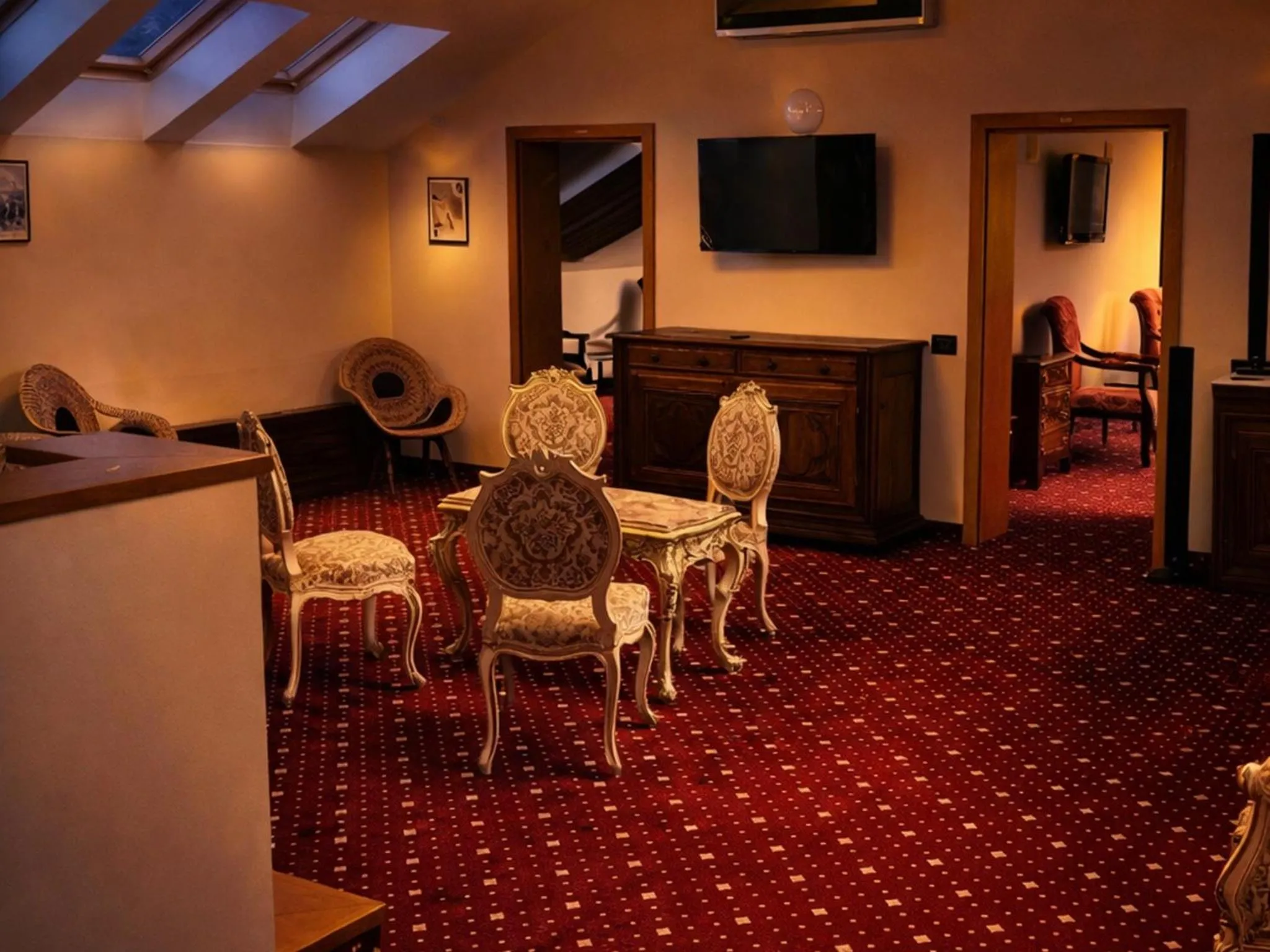 TV and multimedia in Classic Inn Hotel