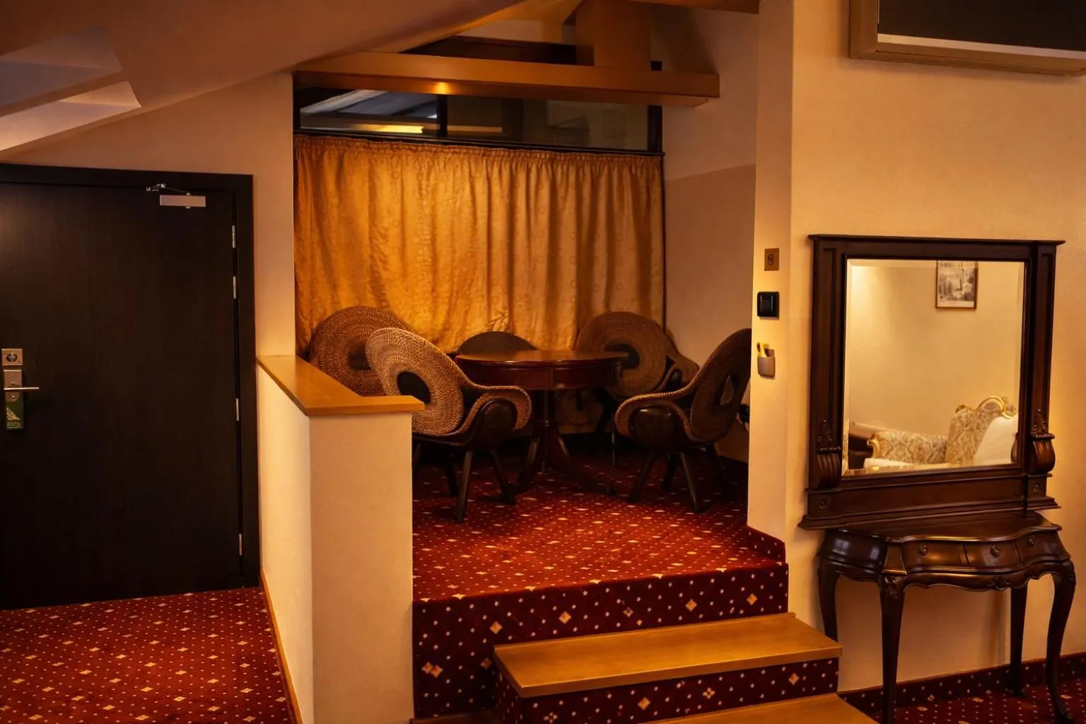 Living room in Classic Inn Hotel
