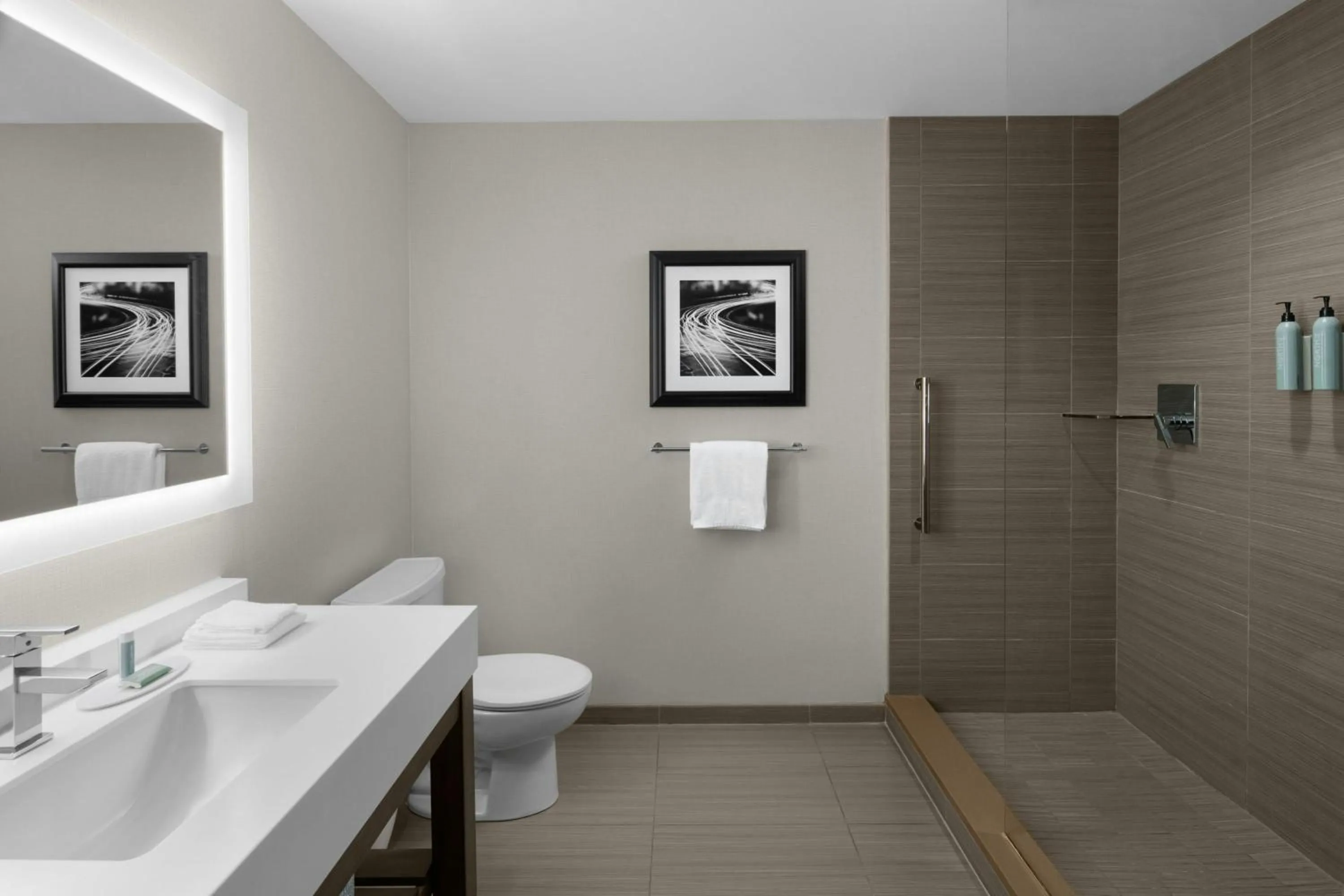 Bathroom in Courtyard by Marriott Akron Downtown