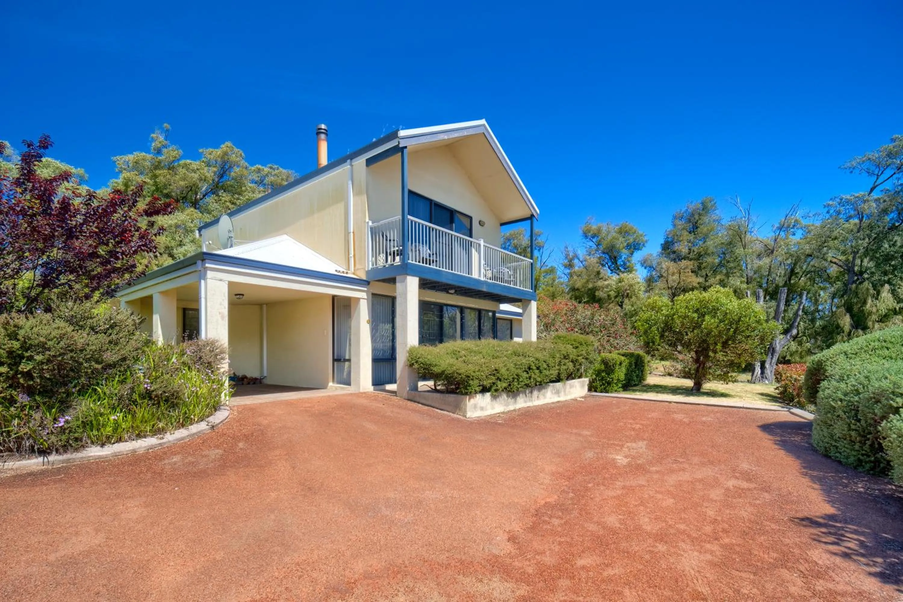 Property building in Bayside Villas