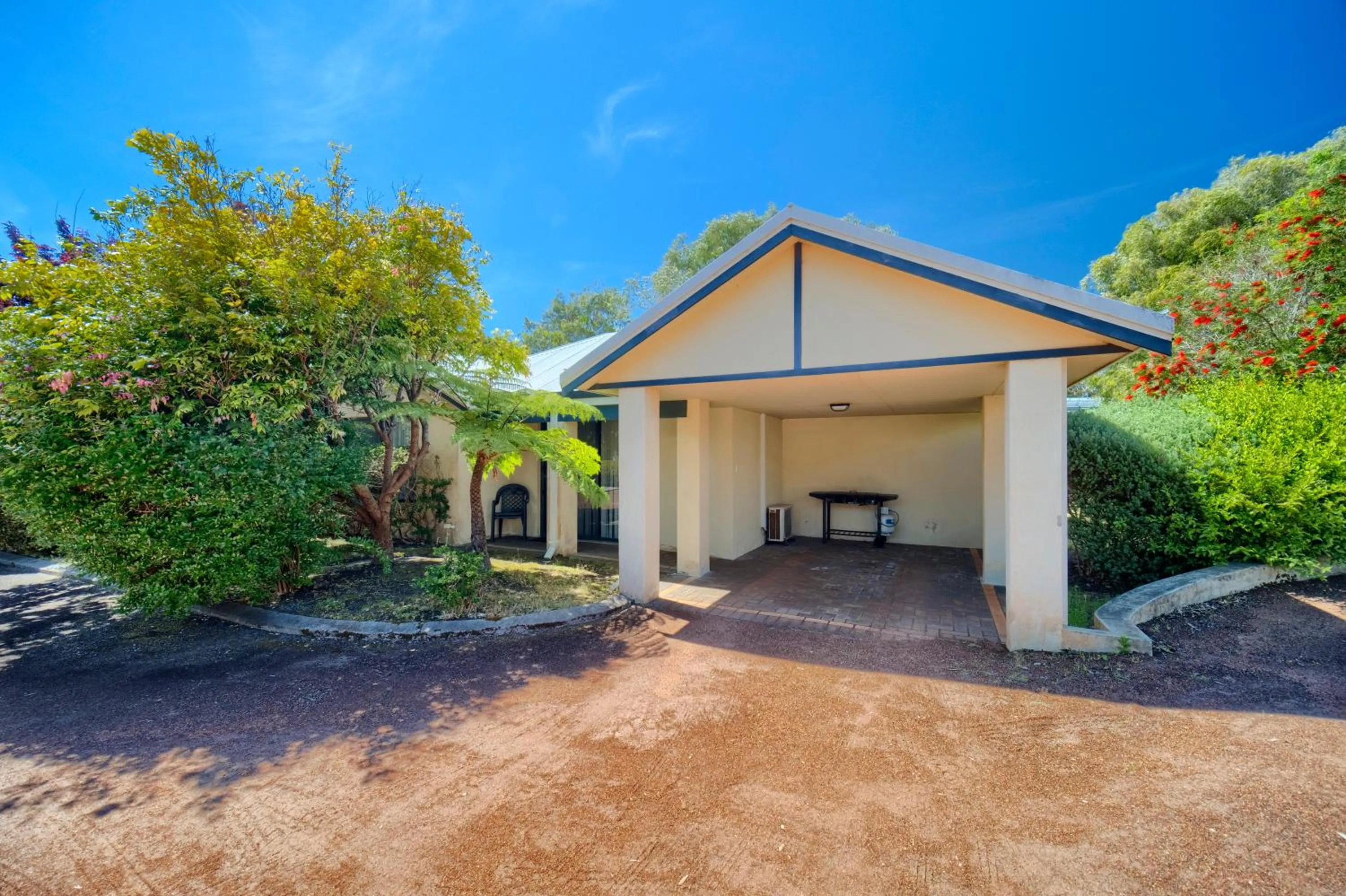Property building in Bayside Villas