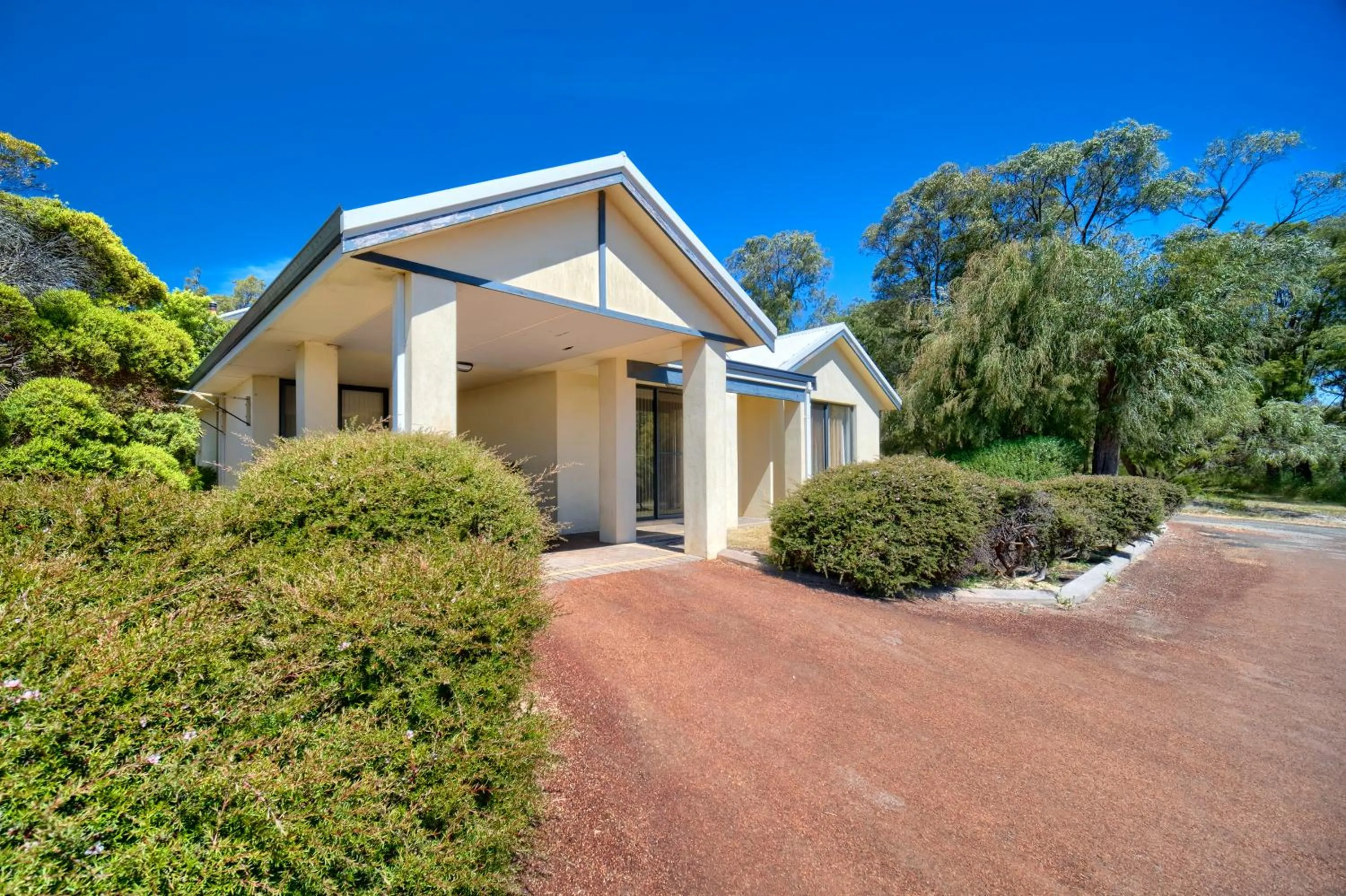 Property building in Bayside Villas