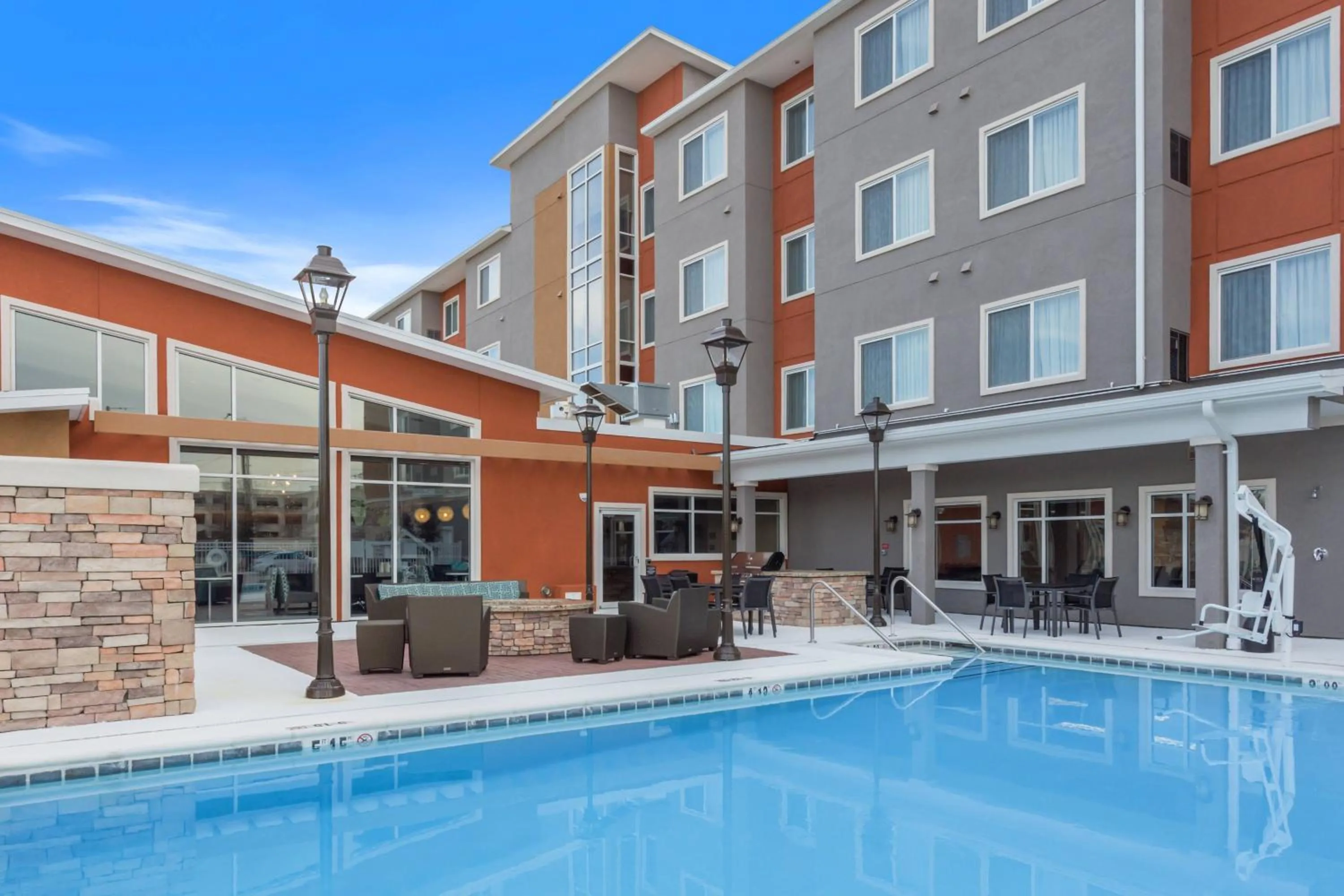 Swimming pool in Residence Inn by Marriott Shreveport-Bossier City/Downtown
