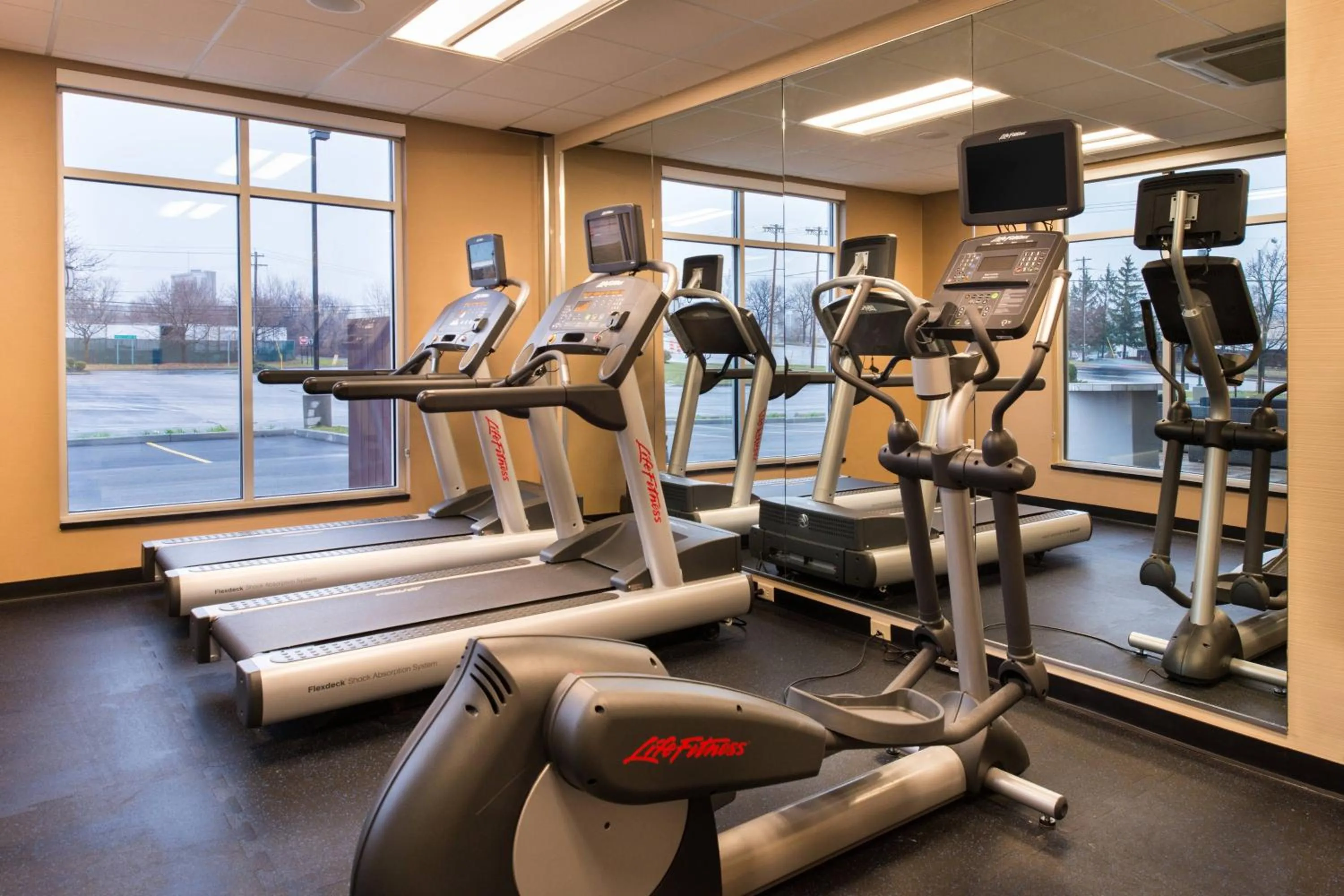 Fitness centre/facilities in Fairfield Inn & Suites by Marriott Utica