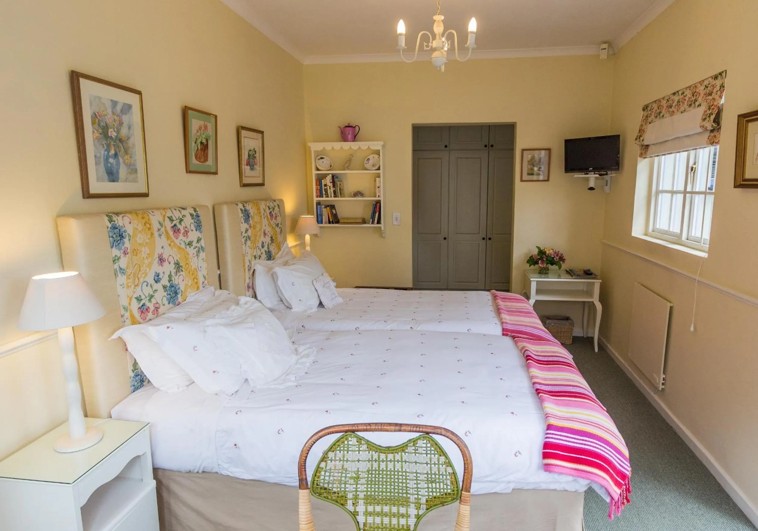 Photo of the whole room, Bed in Cornerway House