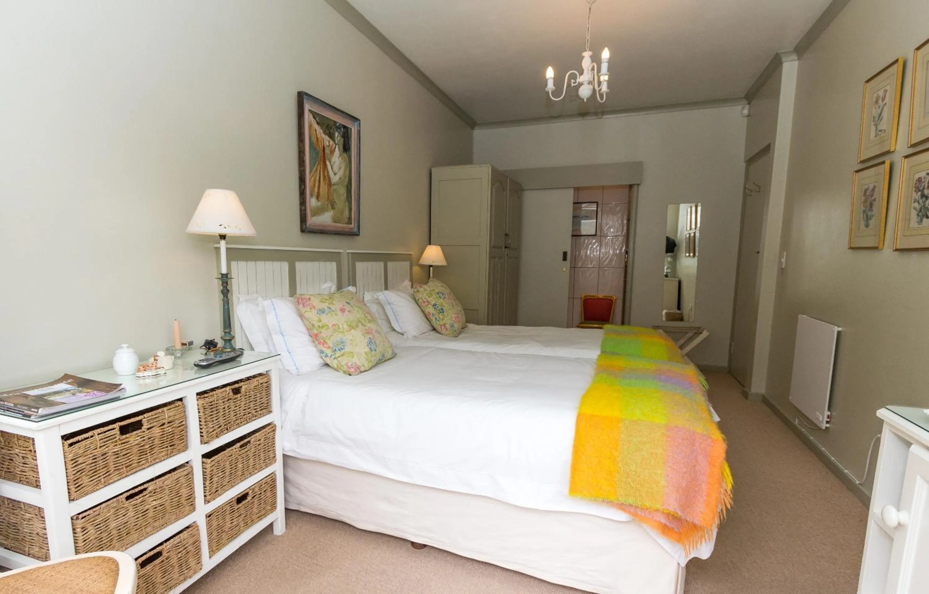 Photo of the whole room, Bed in Cornerway House