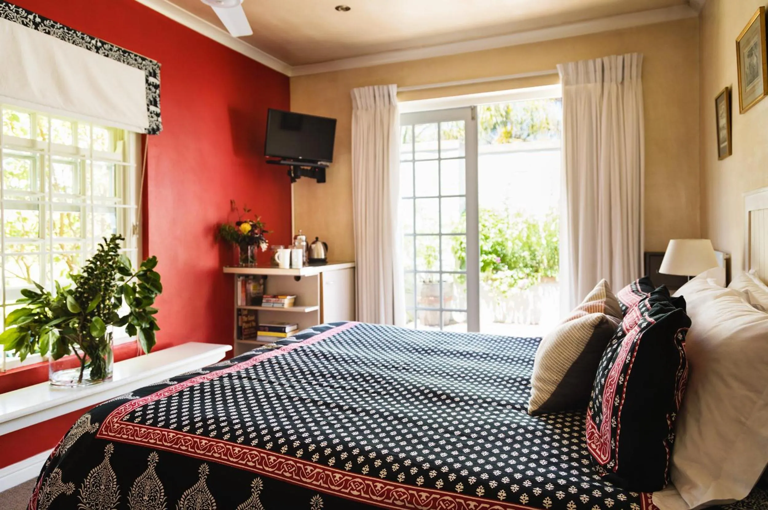 Spring, Bed in Cornerway House