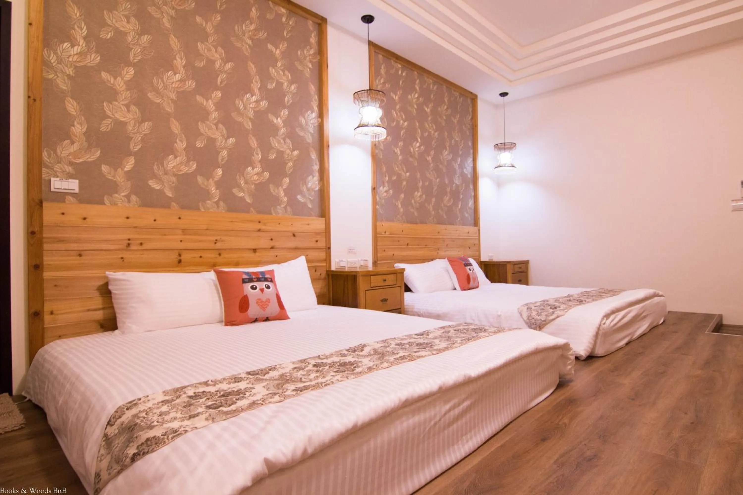 Photo of the whole room, Bed in Books & Woods Bed and Breakfast