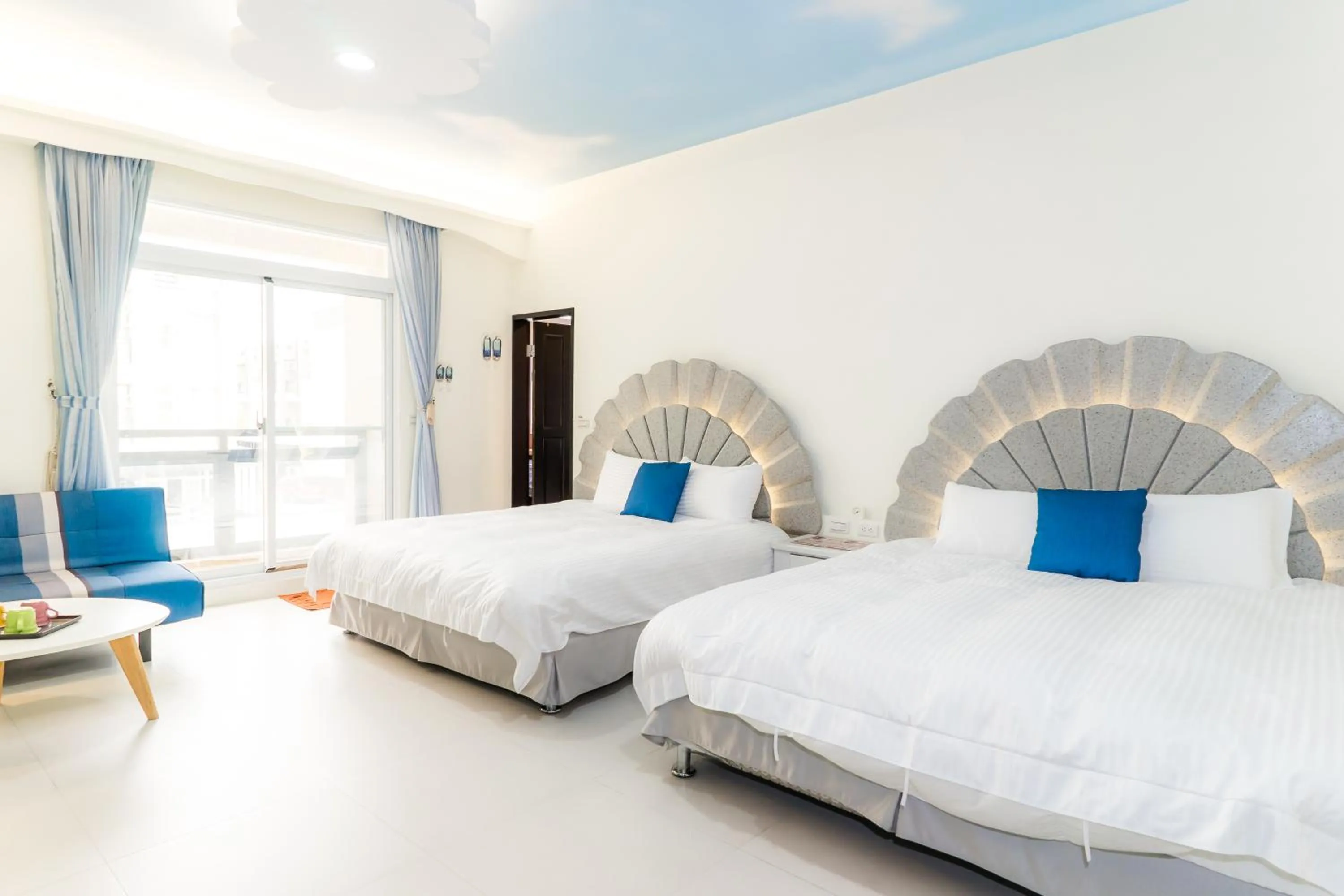 Bed in Books & Woods Bed and Breakfast