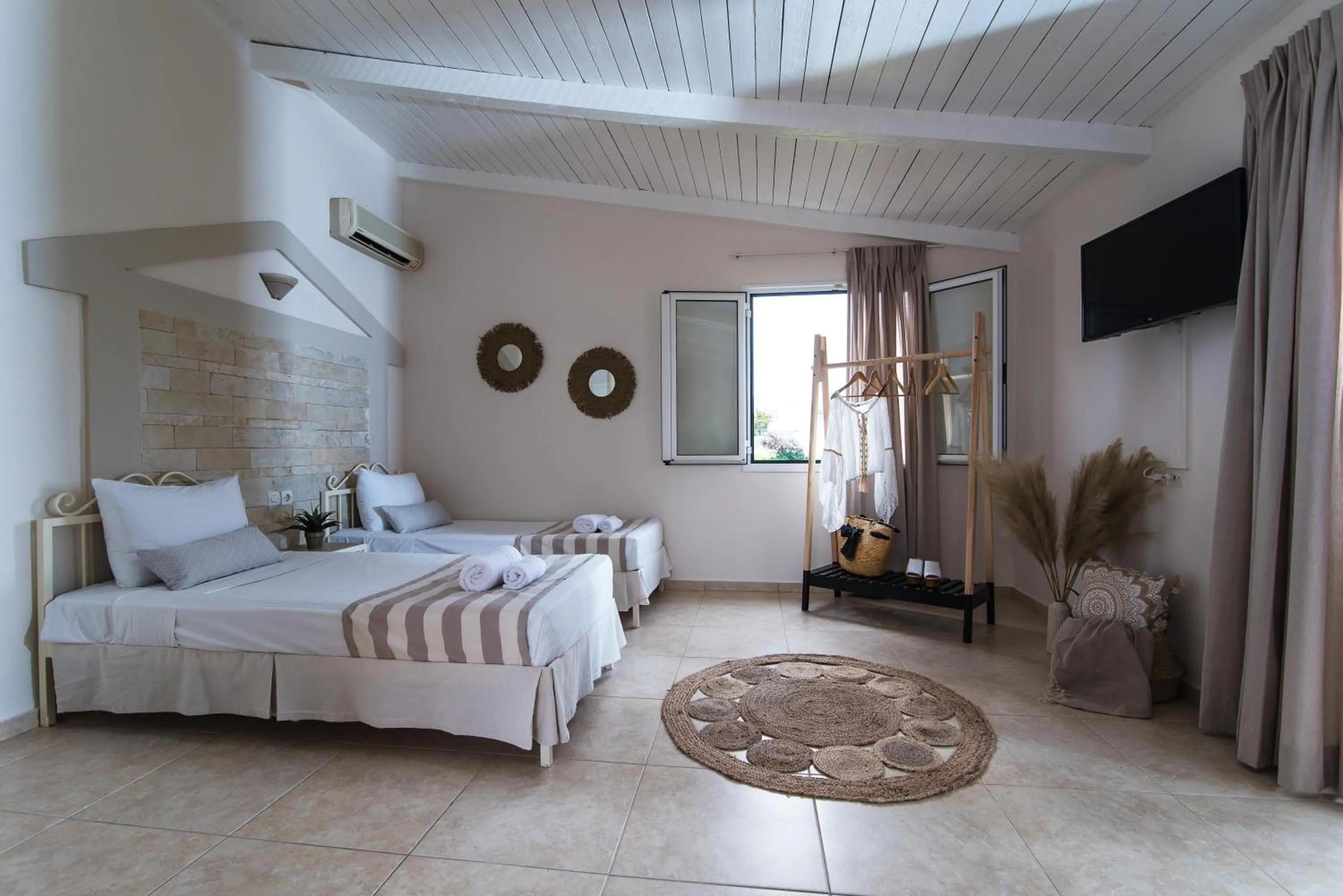 Photo of the whole room, Bed in Le Palme