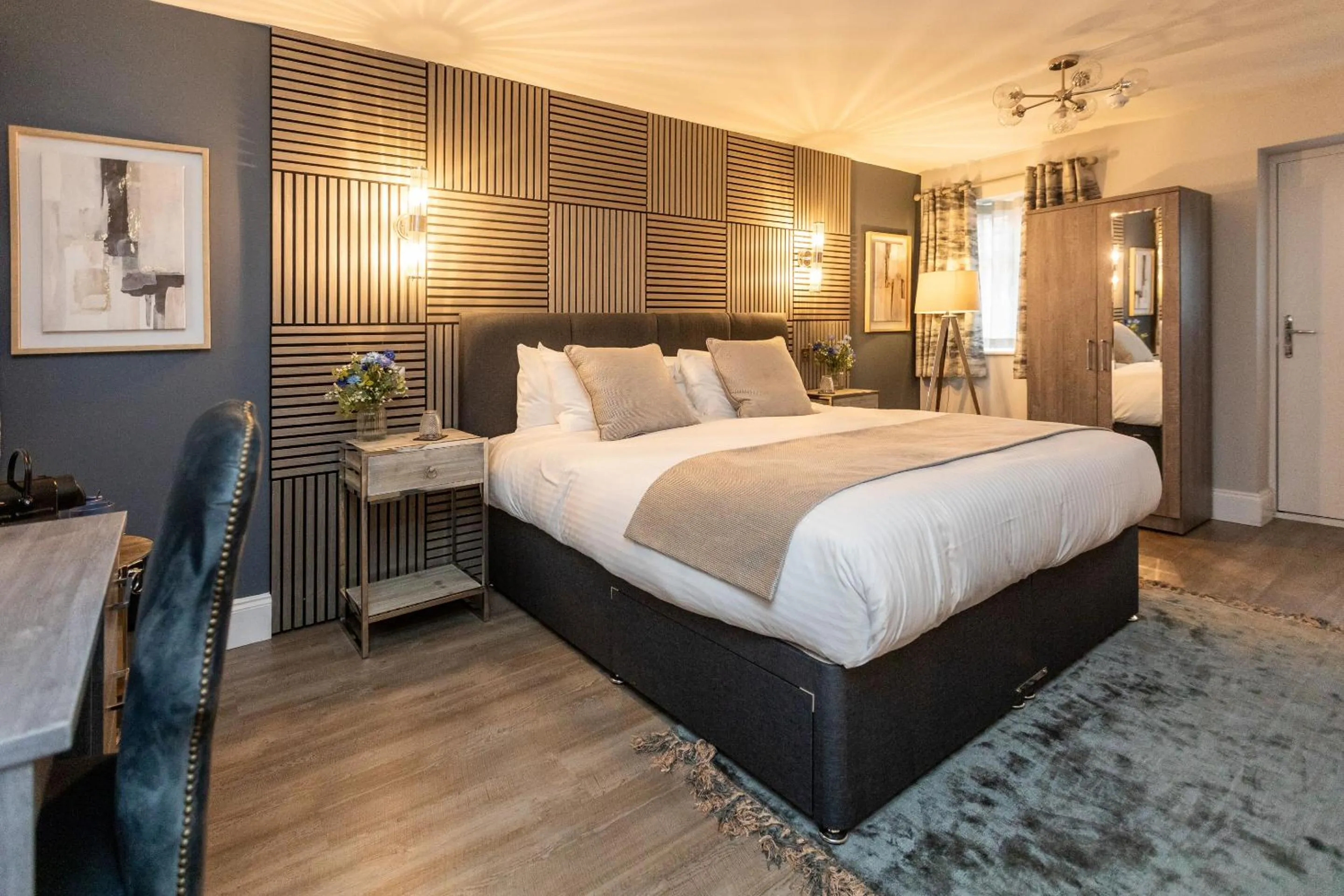 Bedroom, Bed in The Dragon Willington