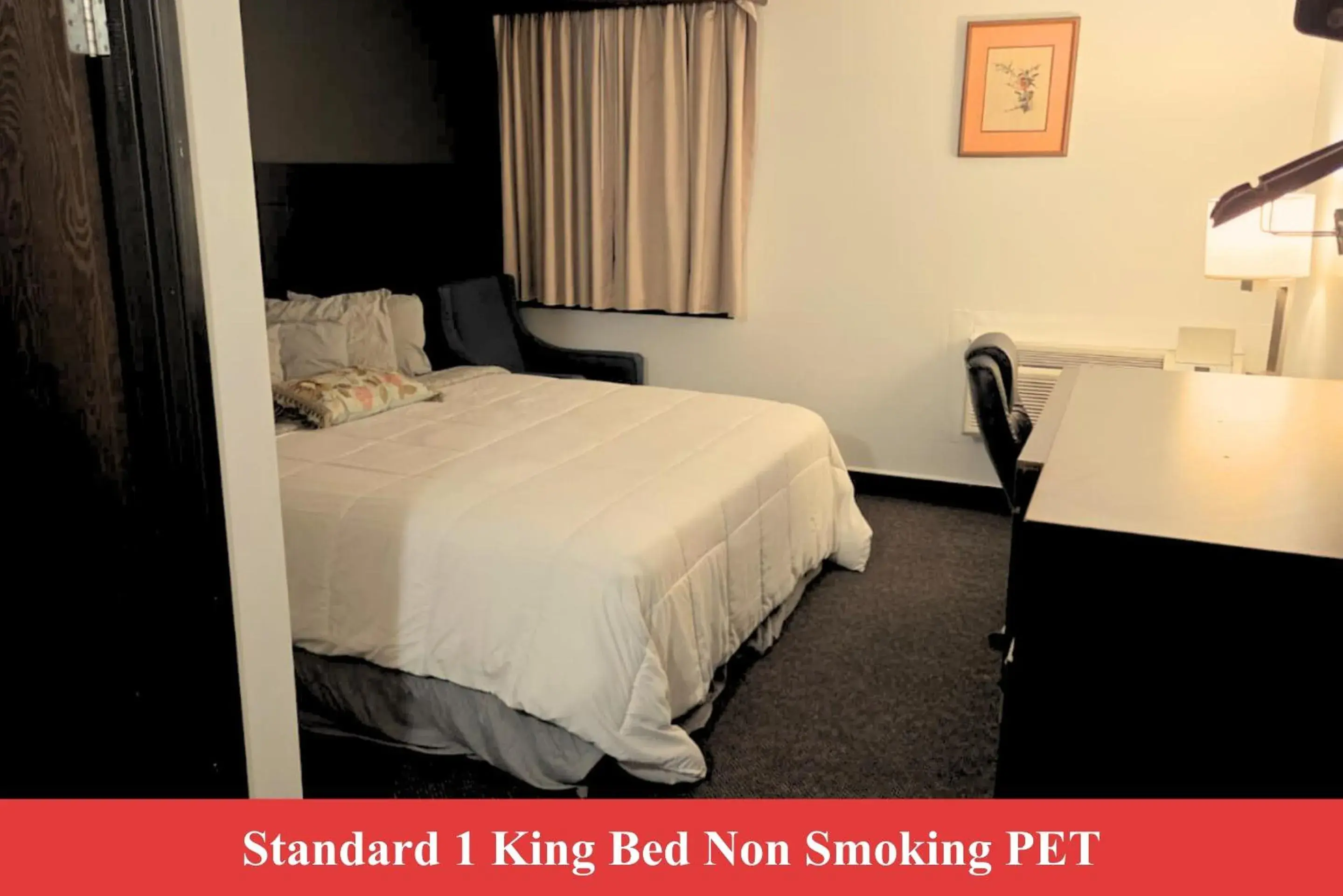 Standard King Room in Blue Way Inn by Jasper Hutchinson Standard King Room in Blue Way Inn by Jasper Hutchinson