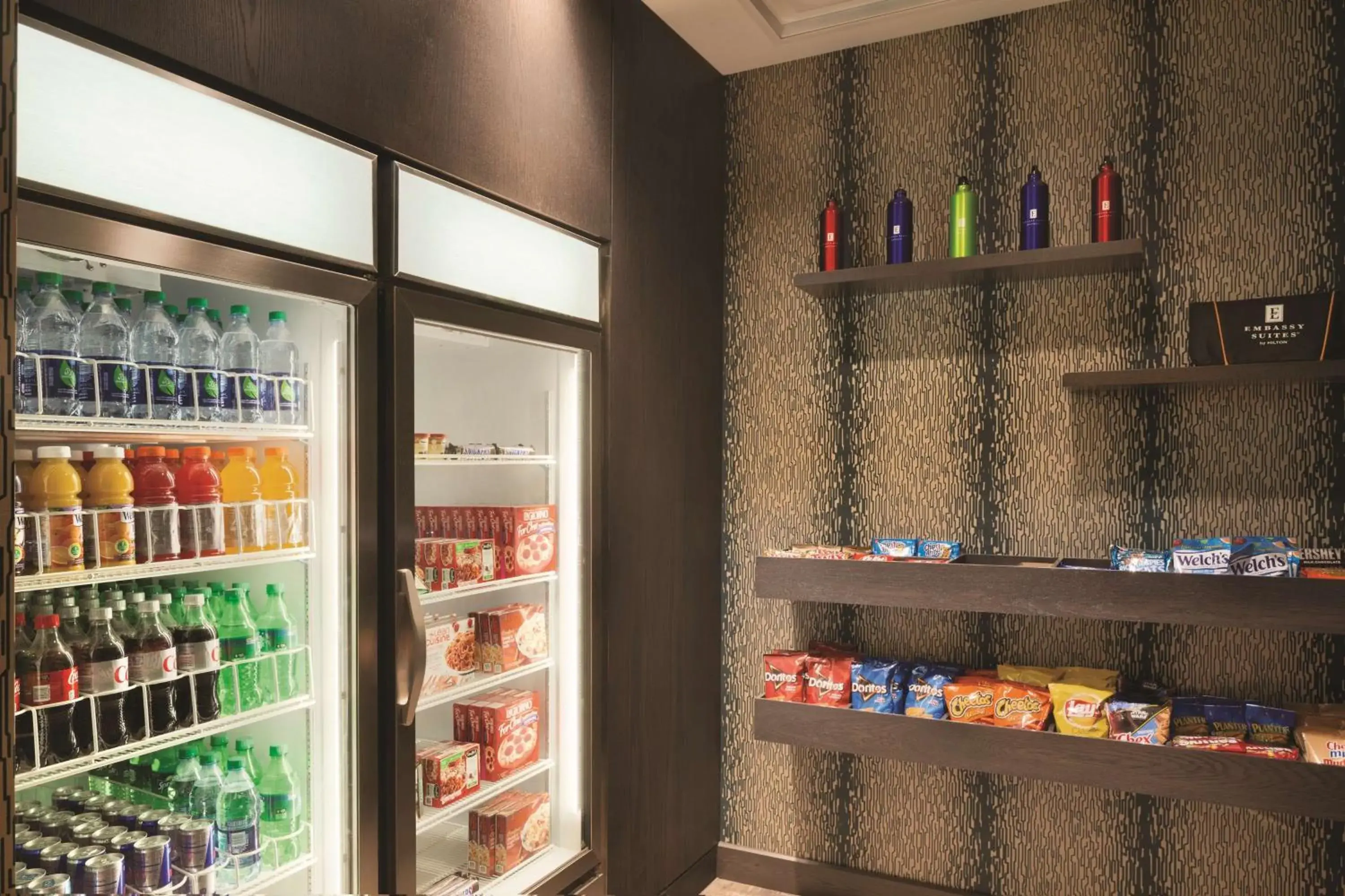 Restaurant/places to eat in Embassy Suites Pittsburgh-Downtown Restaurant/places to eat in Embassy Suites Pittsburgh-Downtown