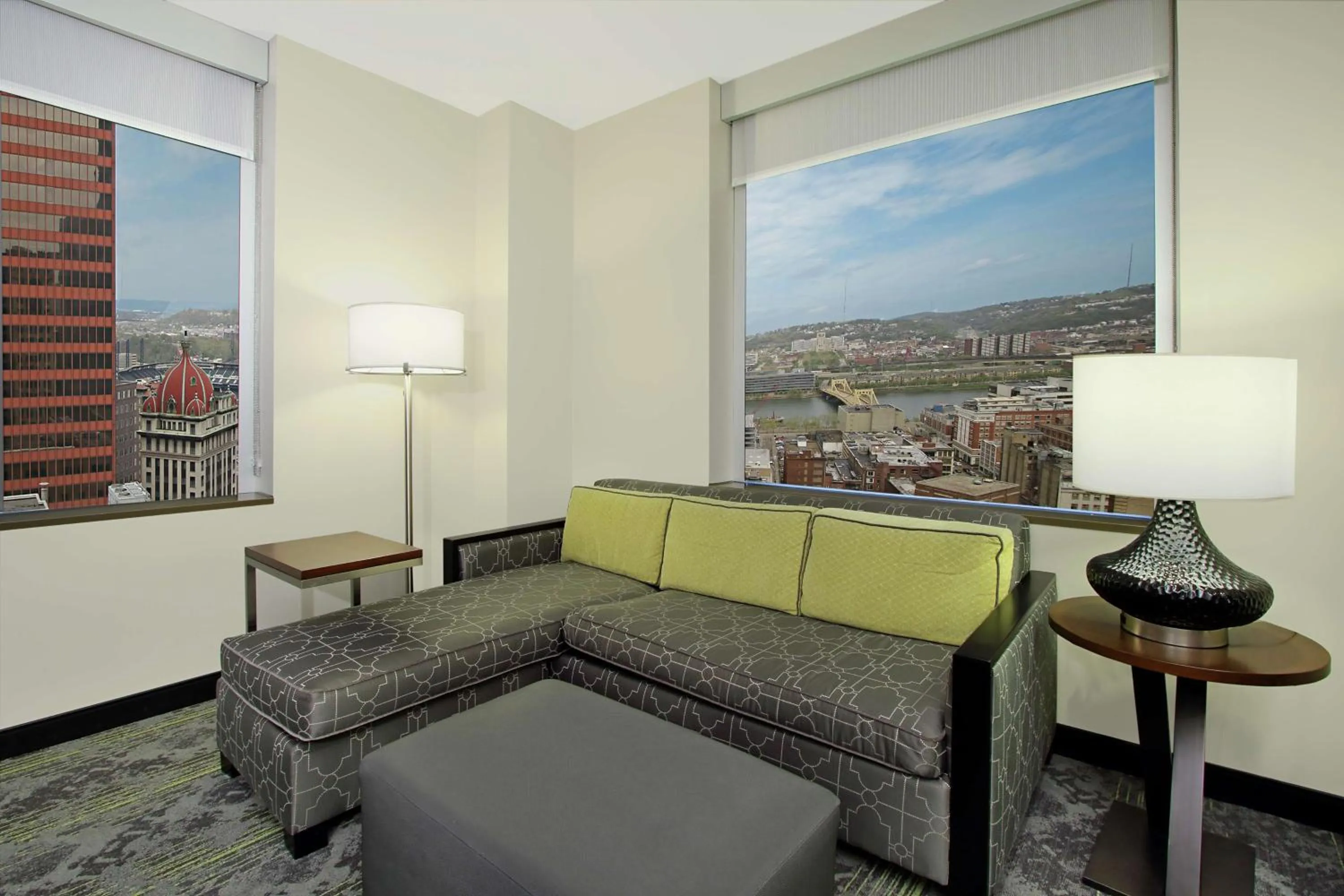 Living room in Embassy Suites Pittsburgh-Downtown