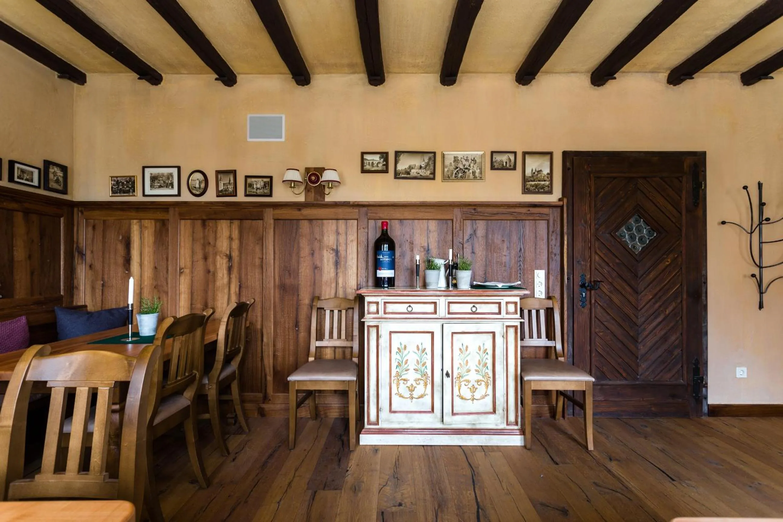Restaurant/places to eat in Das Crass