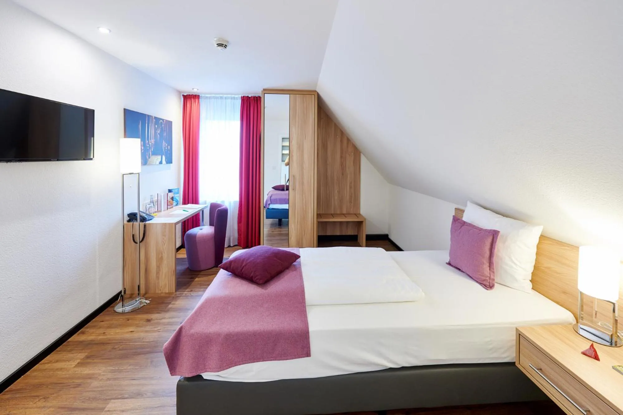 Photo of the whole room, Bed in Das Crass