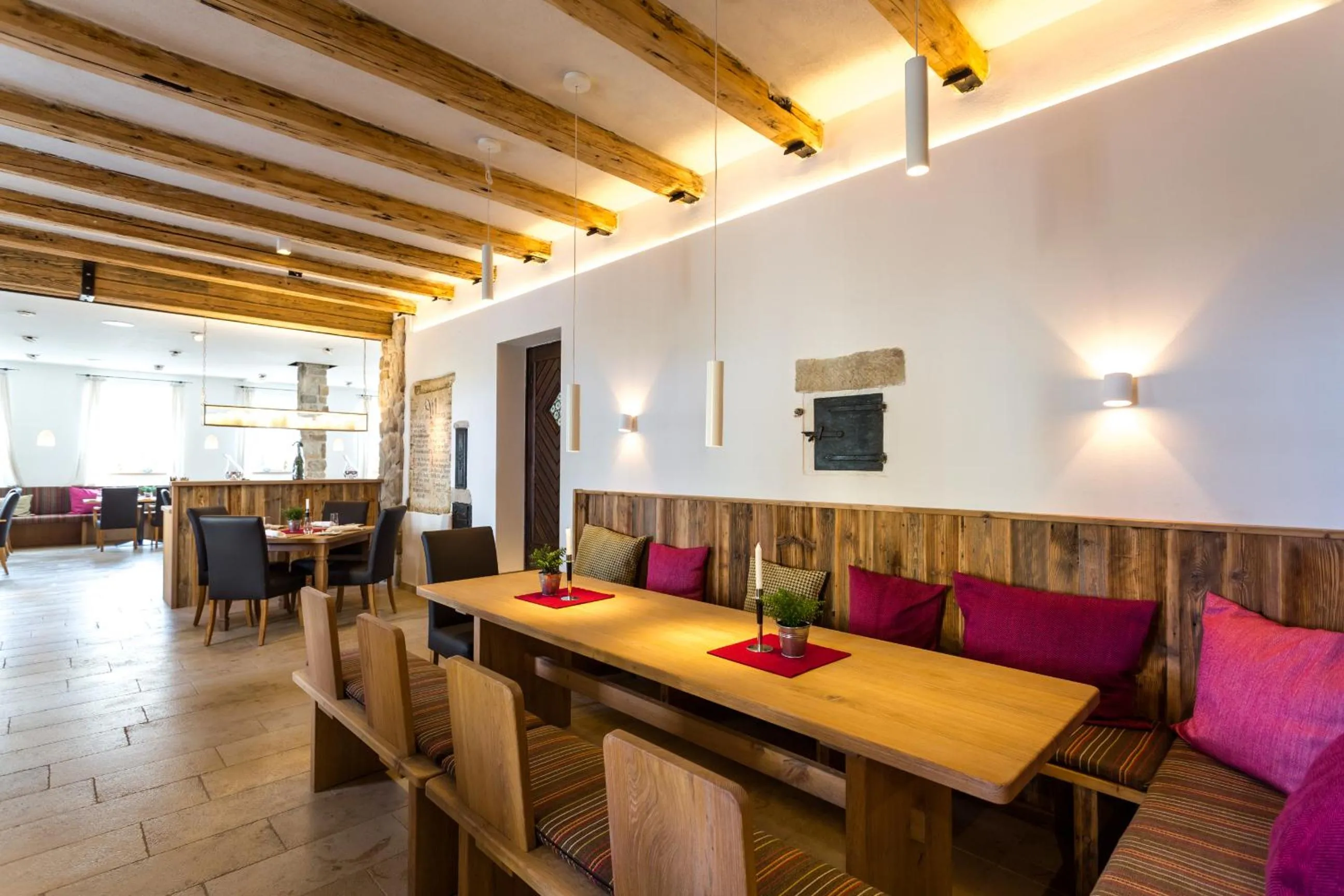 Restaurant/places to eat in Das Crass