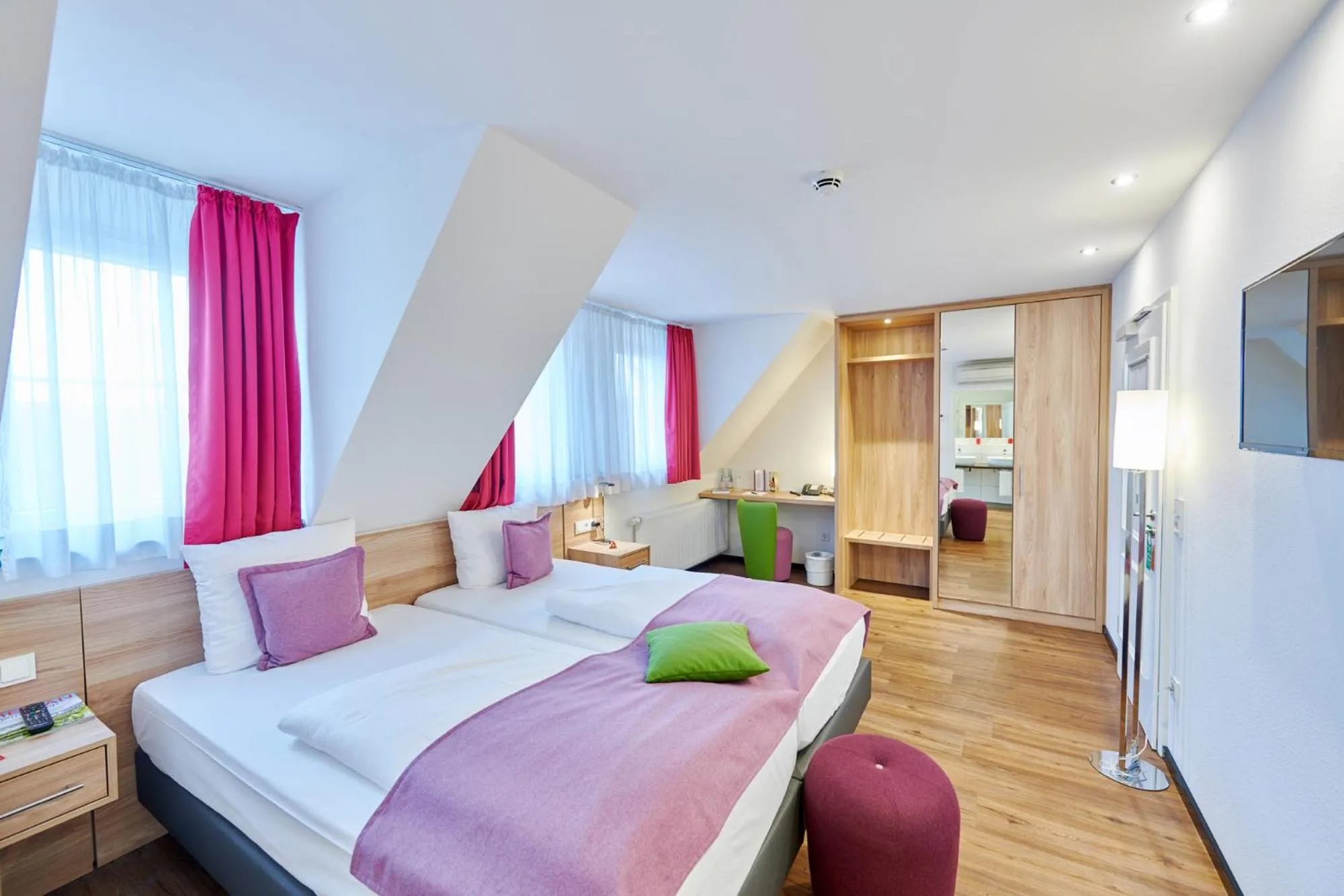 Photo of the whole room, Bed in Das Crass