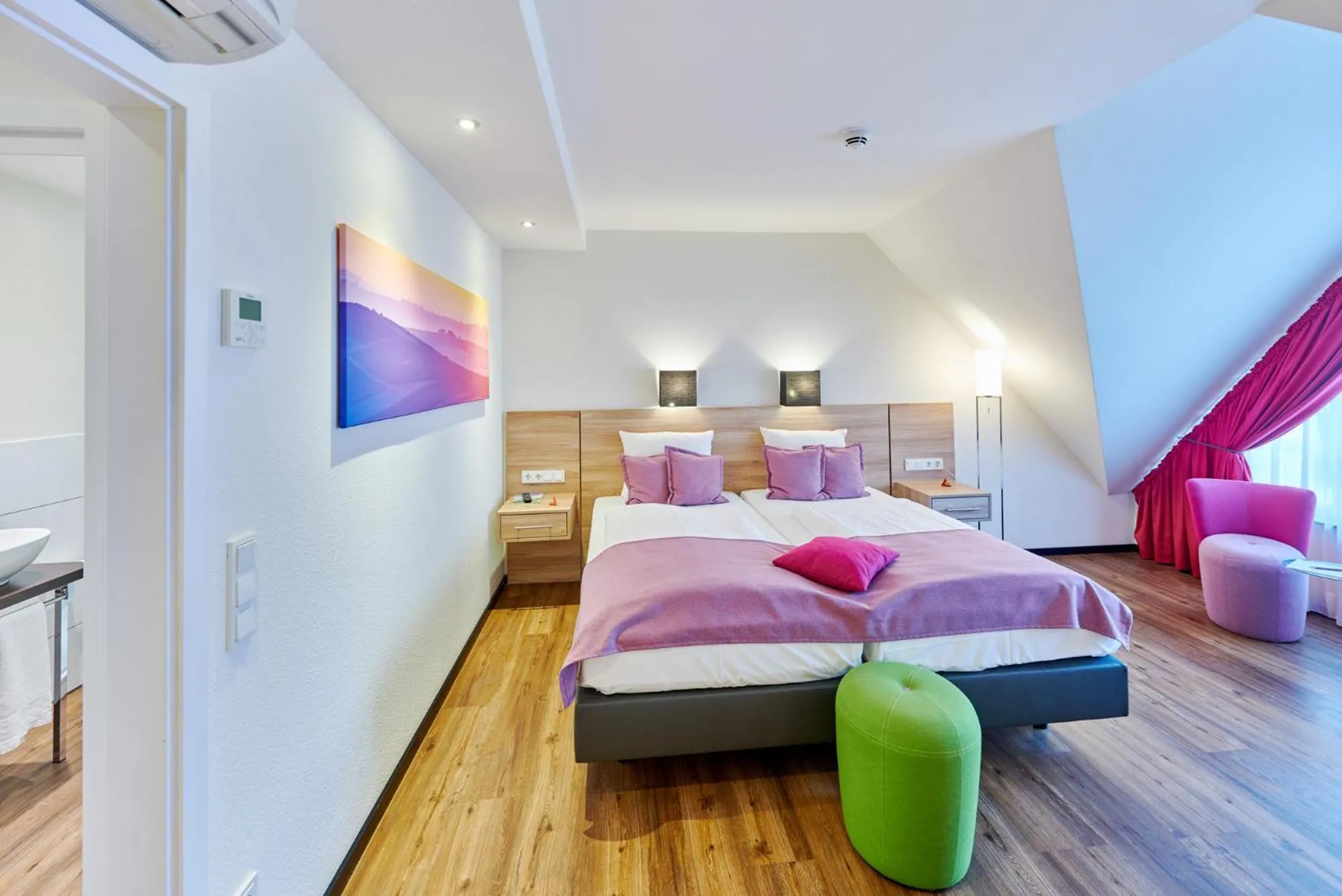 Bedroom, Bed in Das Crass