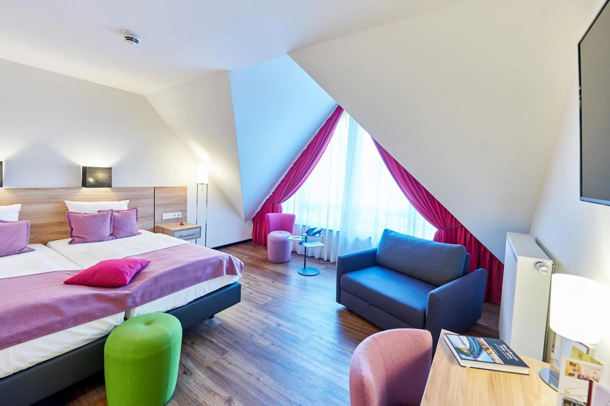 Photo of the whole room, Bed in Das Crass