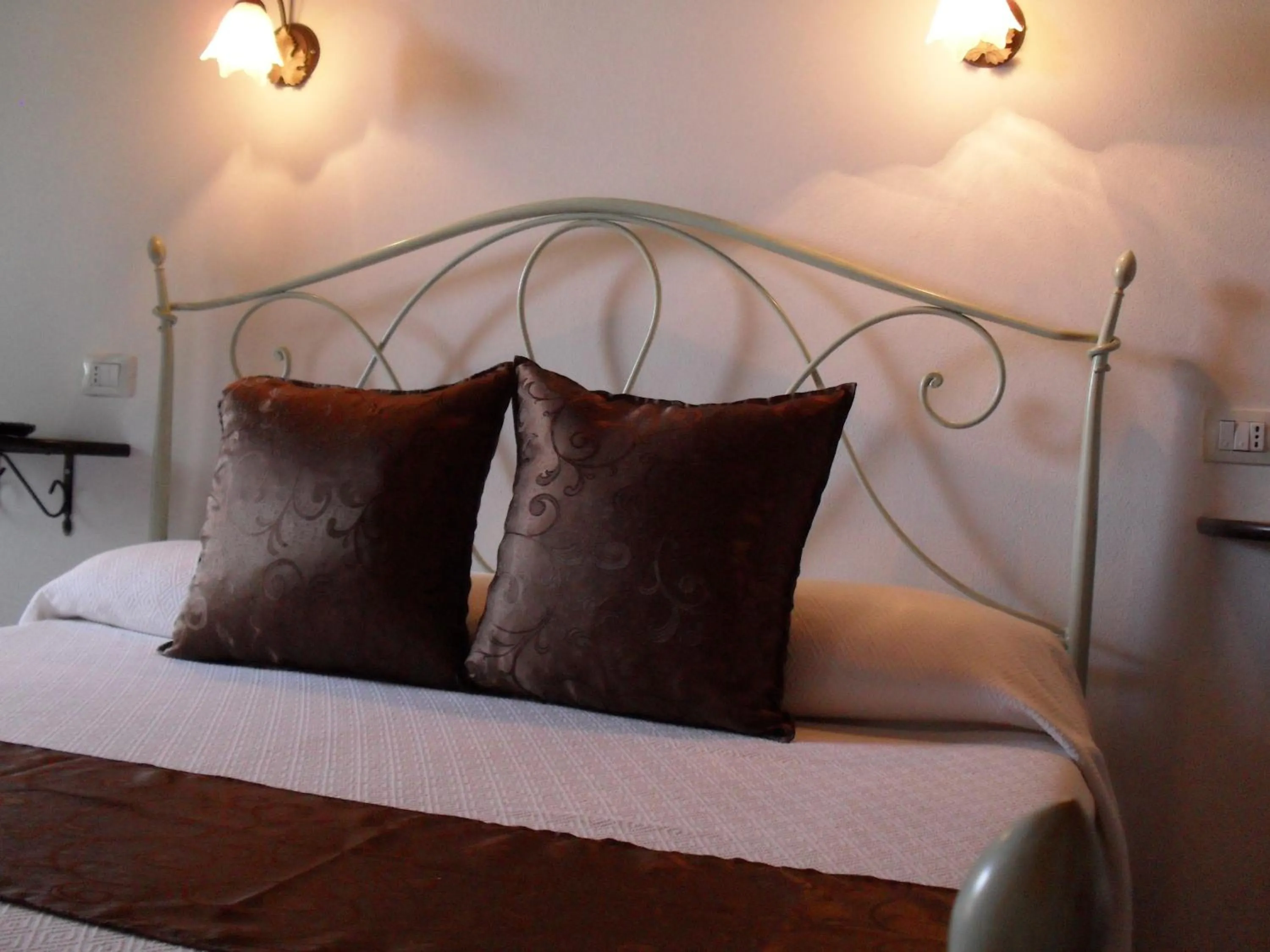 Decorative detail, Bed in Il Vigneto B&B