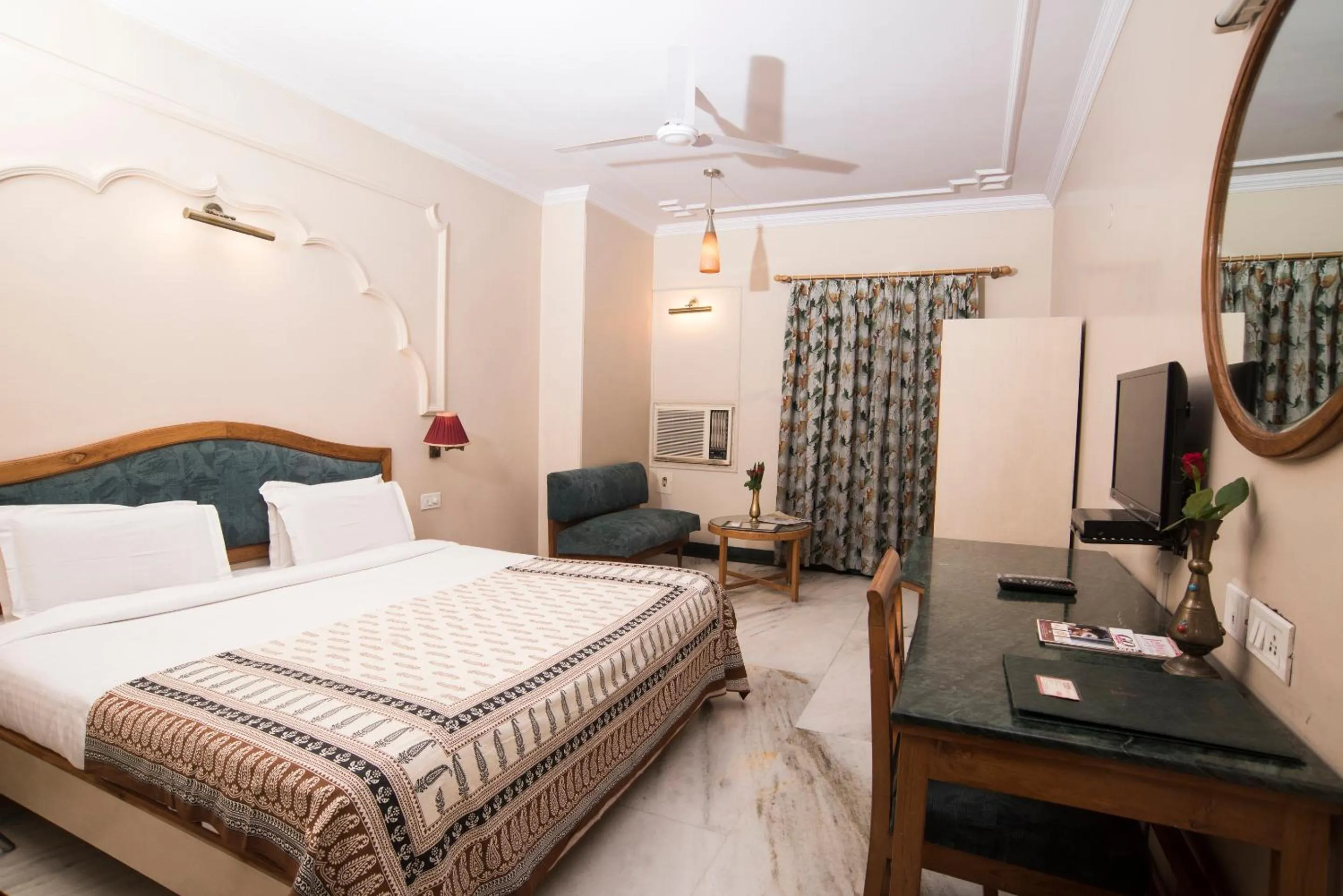 Bedroom, Bed in LMB Hotel City Centre, Jaipur