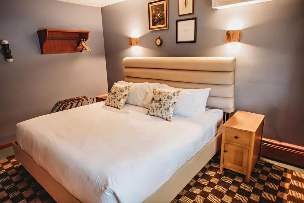 King Room in Hideaway Inn Mt Snow